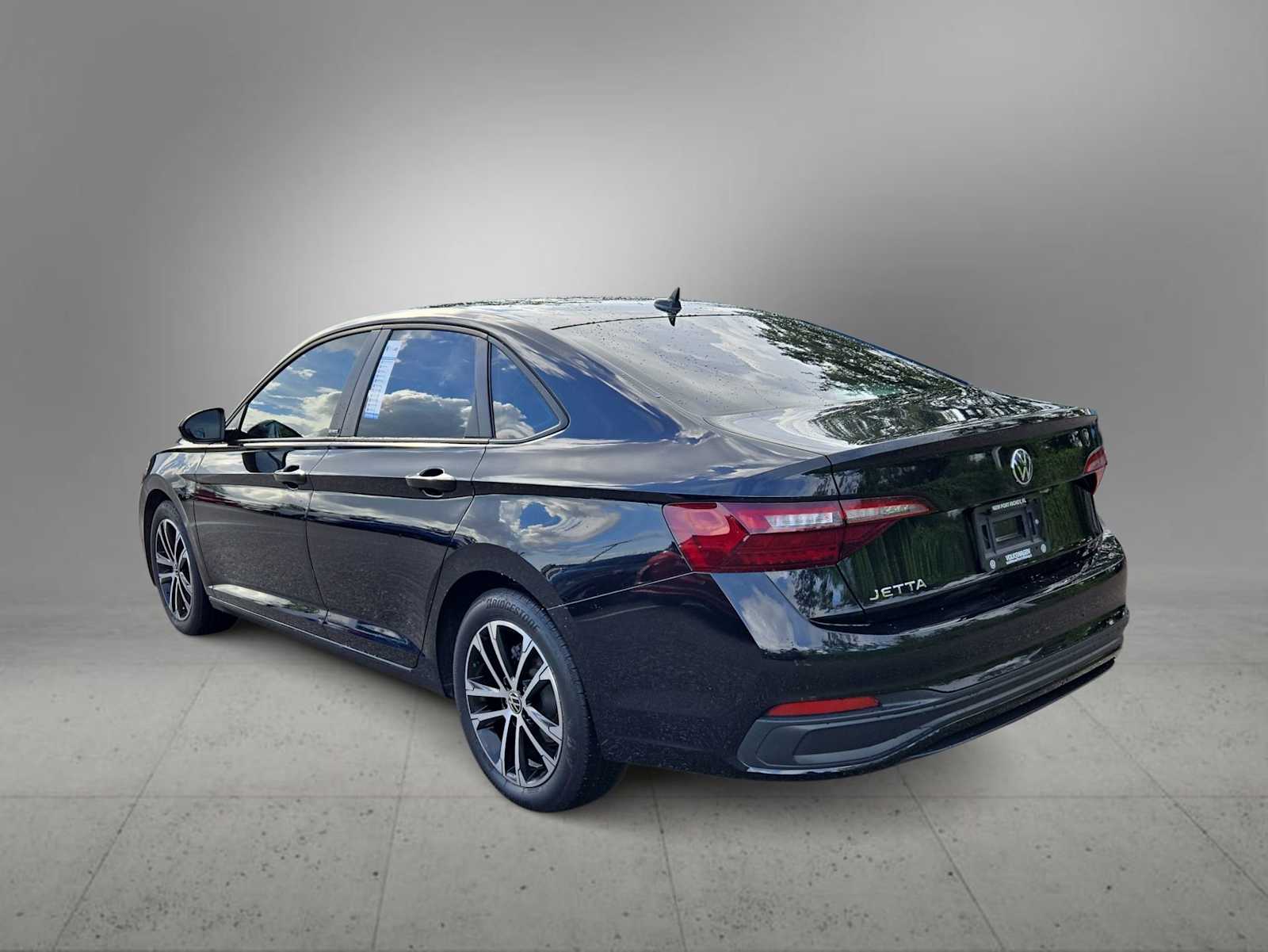 Thumbnail: 2024 Volkswagen Jetta - 6