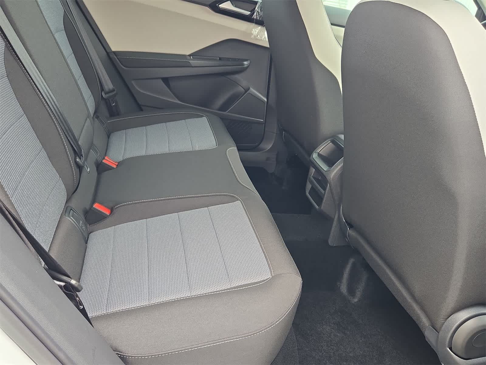 Thumbnail: 2025 Volkswagen Taos - 20