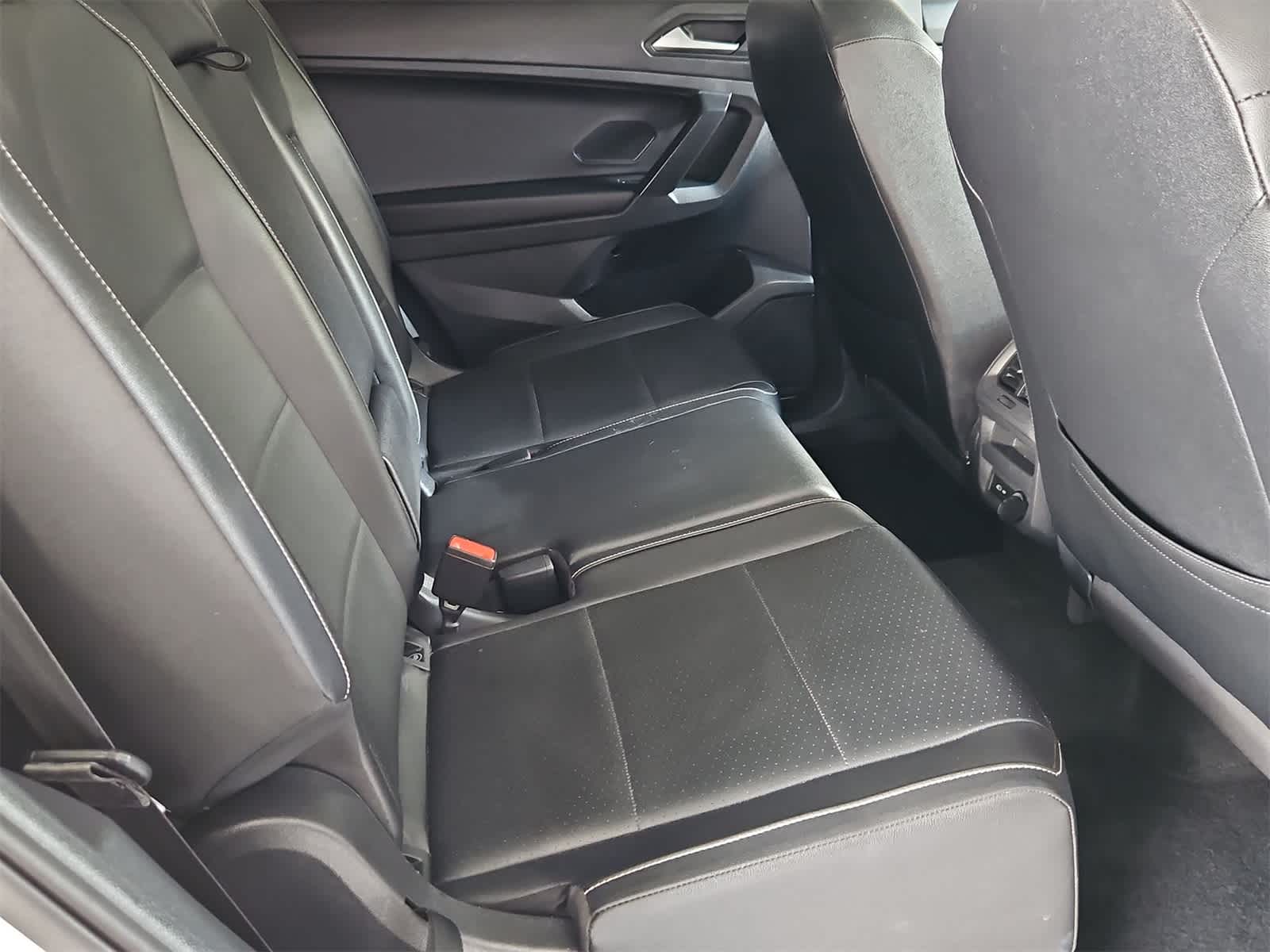 Thumbnail: 2021 Volkswagen Tiguan - 34