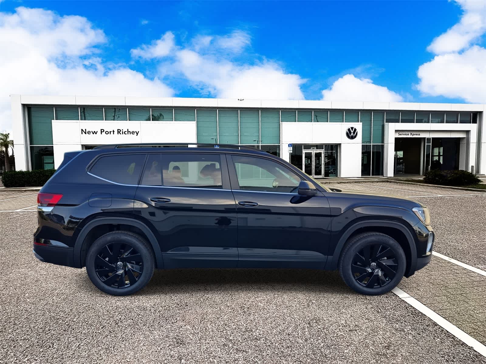 Thumbnail: 2026 Volkswagen Atlas - 9