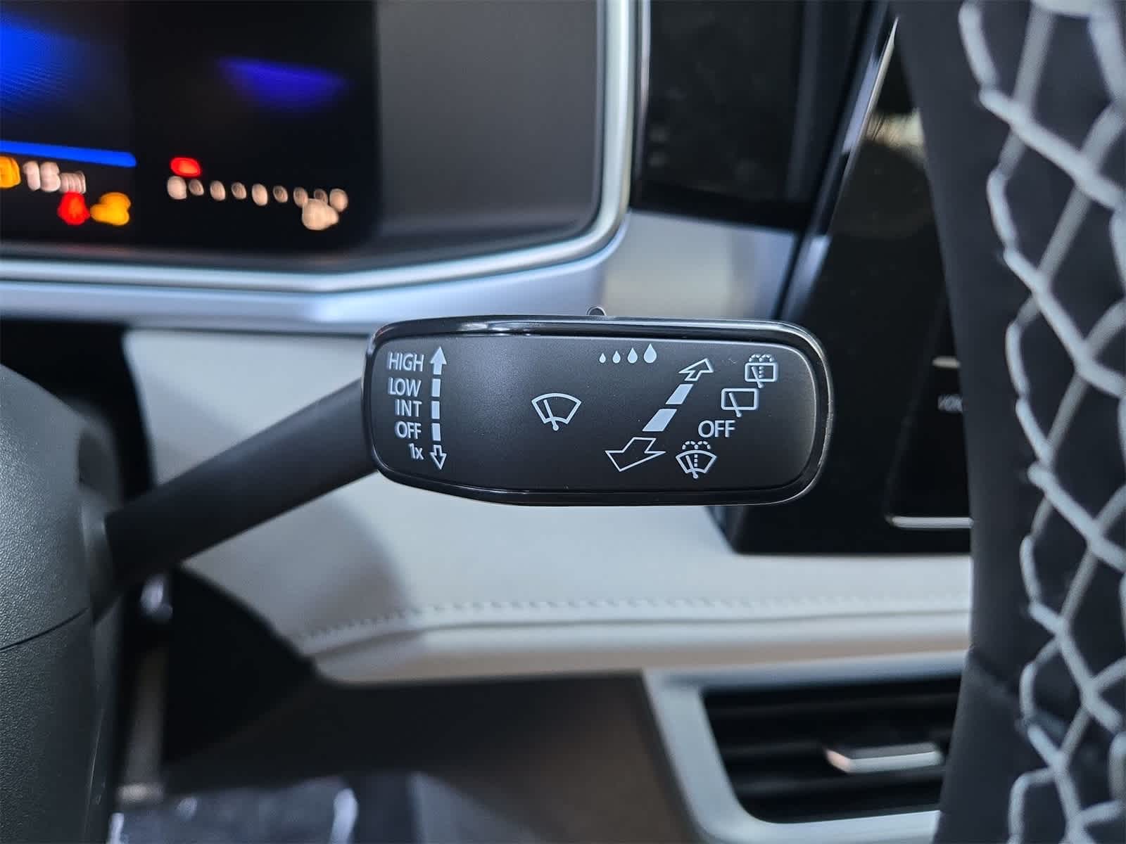 Thumbnail: 2025 Volkswagen Taos - 25