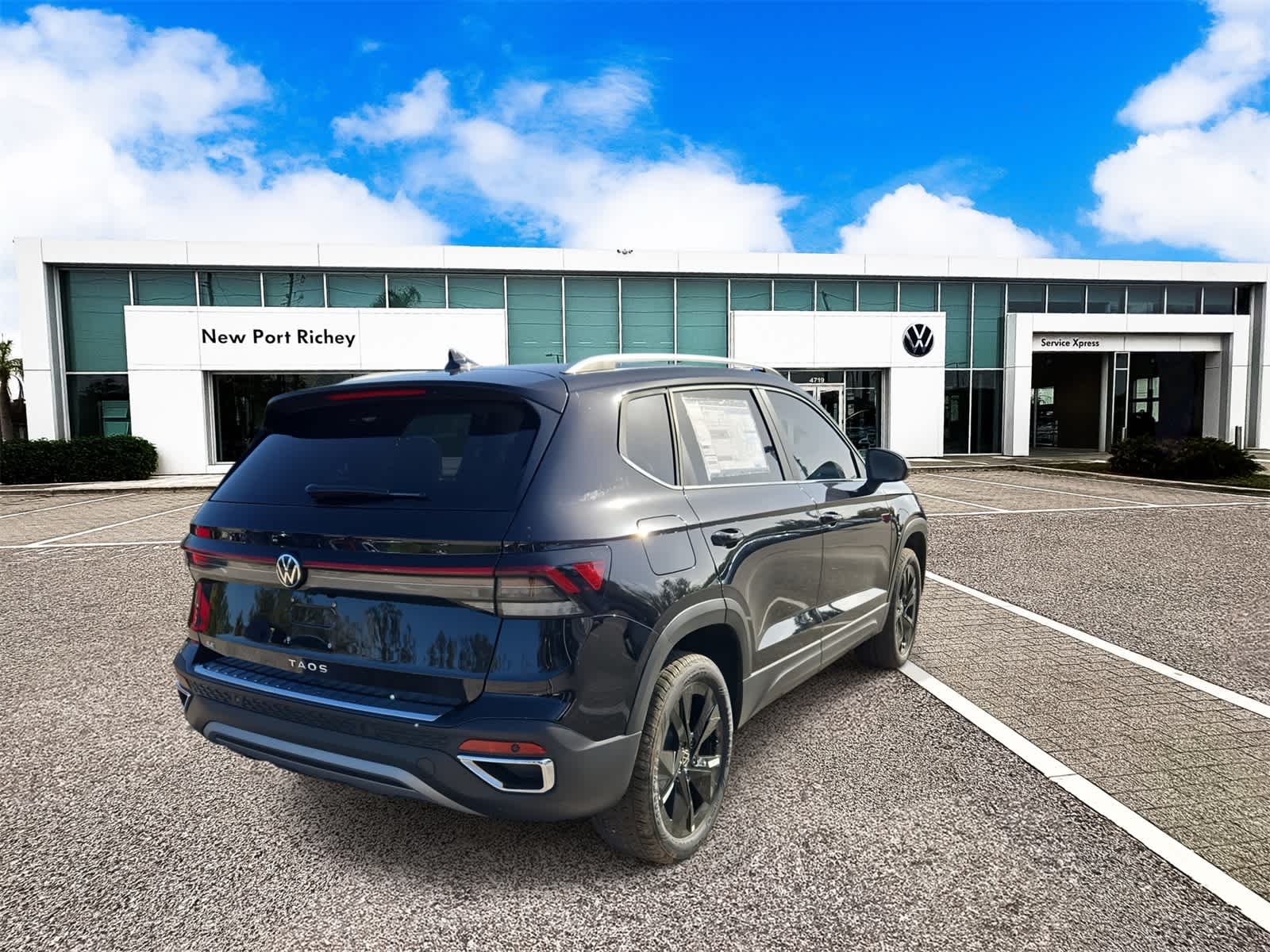 Thumbnail: 2025 Volkswagen Taos - 8