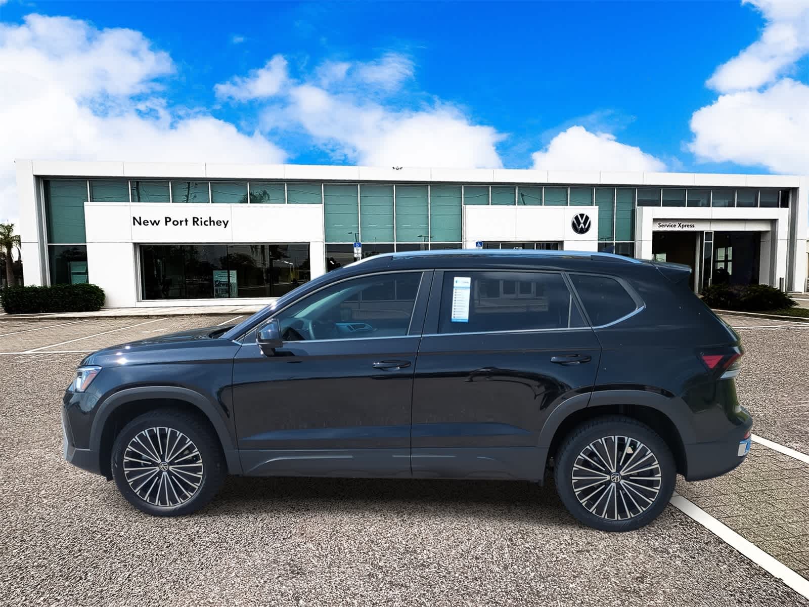 Thumbnail: 2025 Volkswagen Taos - 5