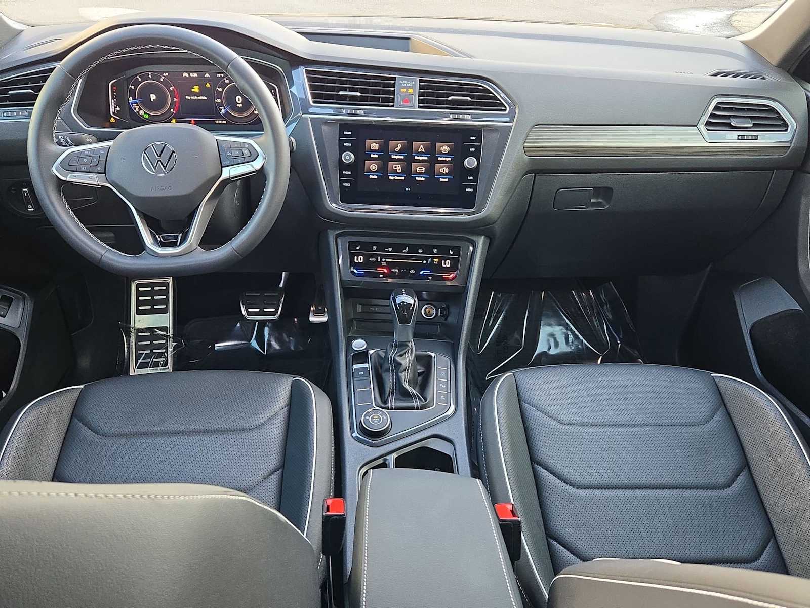 Thumbnail: 2023 Volkswagen Tiguan - 15