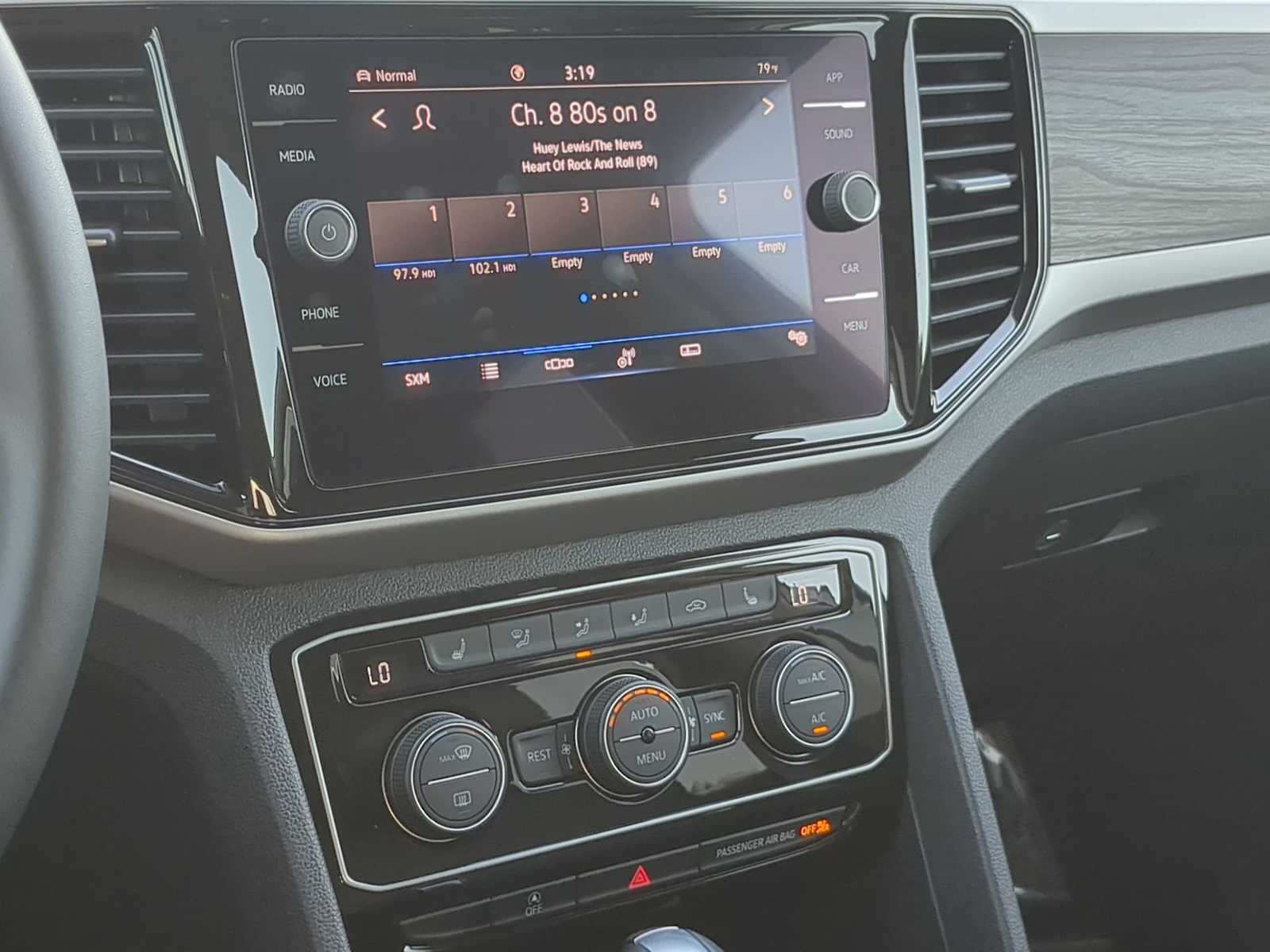 Thumbnail: 2022 Volkswagen Atlas - 28