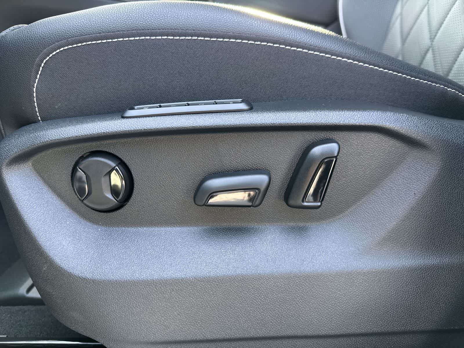 Thumbnail: 2026 Volkswagen Atlas - 16