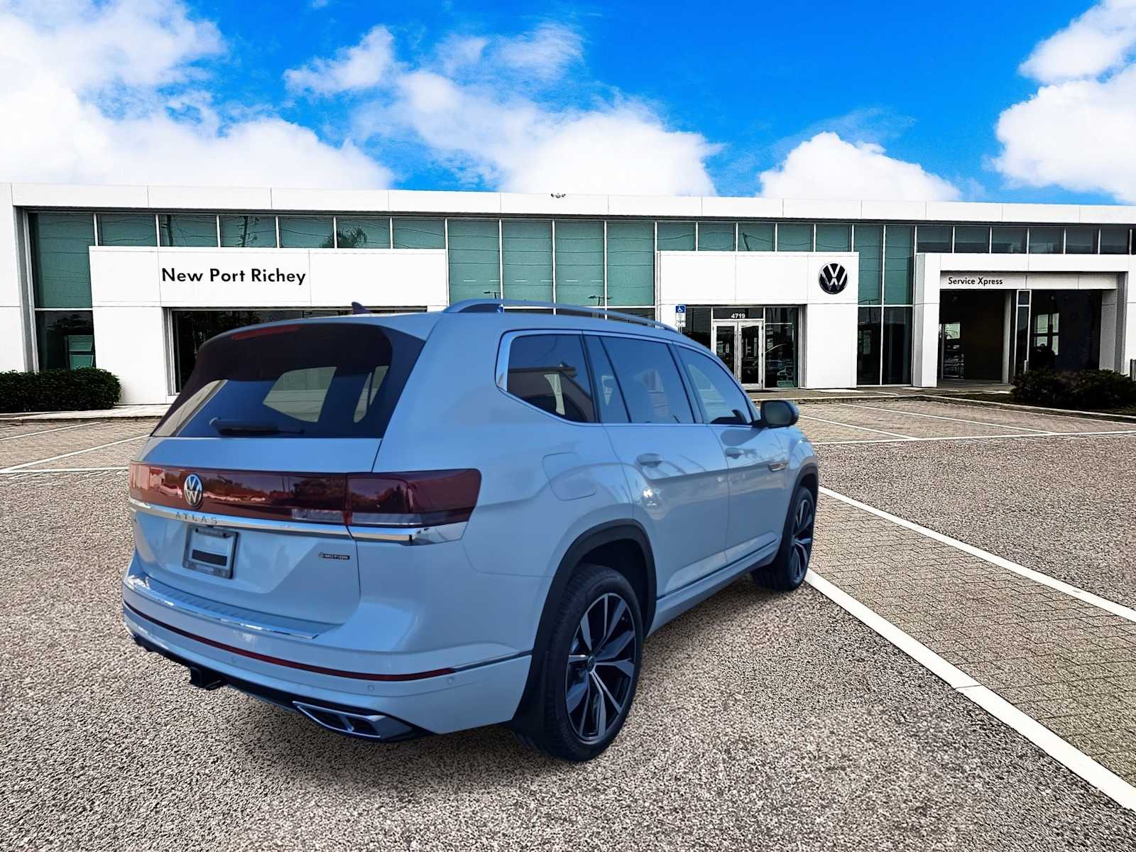 Thumbnail: 2026 Volkswagen Atlas - 8