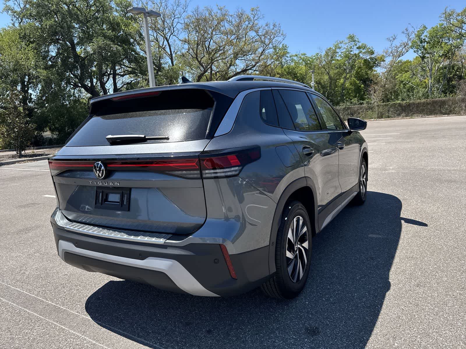 Thumbnail: 2026 Volkswagen Tiguan - 6