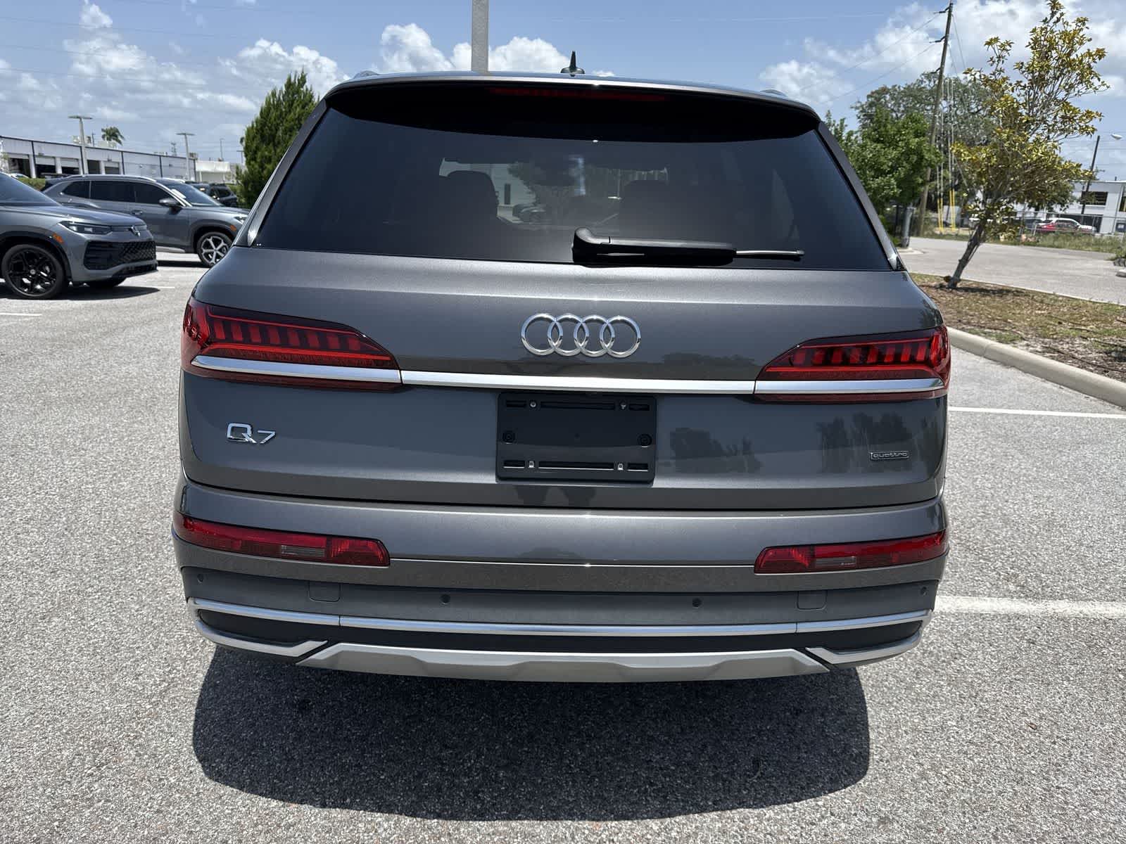 Thumbnail: 2023 Audi Q7 - 12