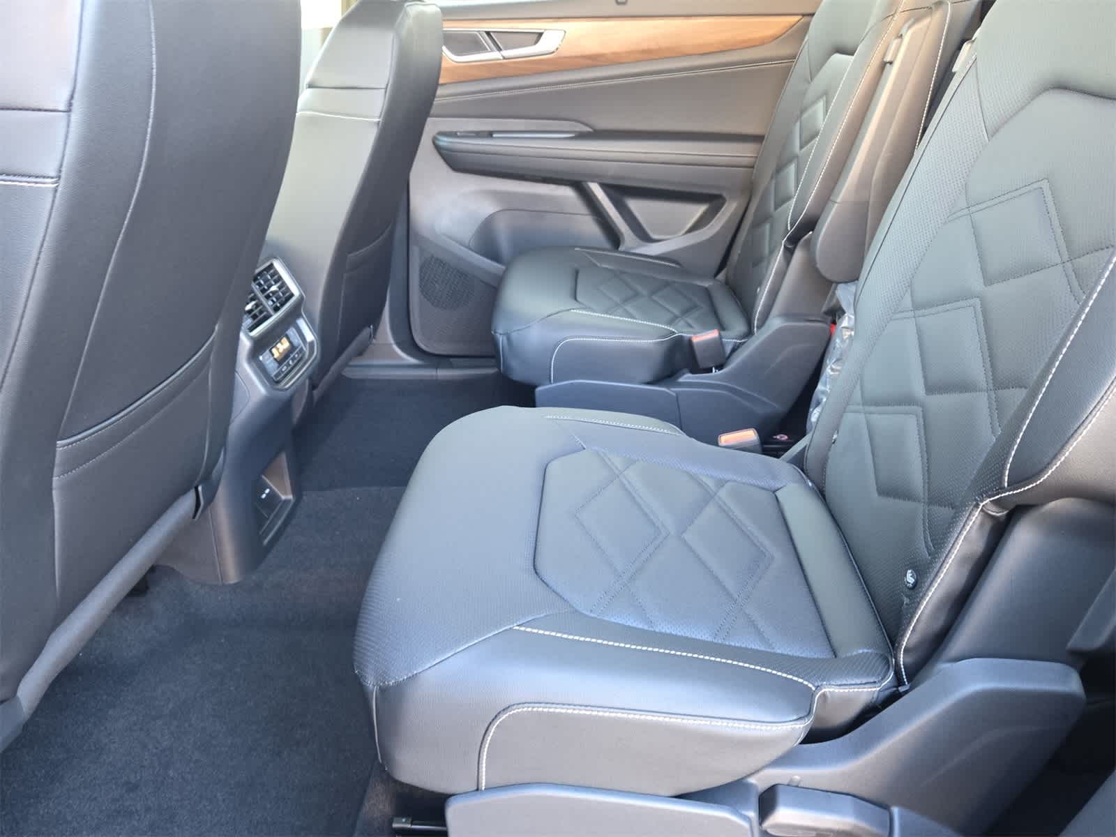 Thumbnail: 2026 Volkswagen Atlas - 20