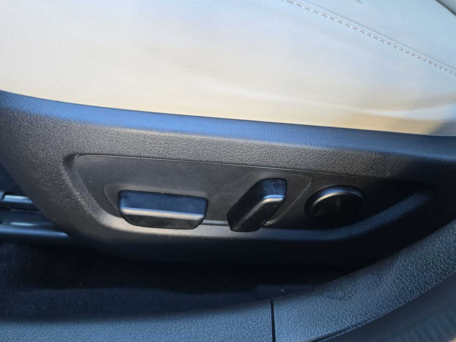 Thumbnail: 2023 Mazda CX-30 - 18