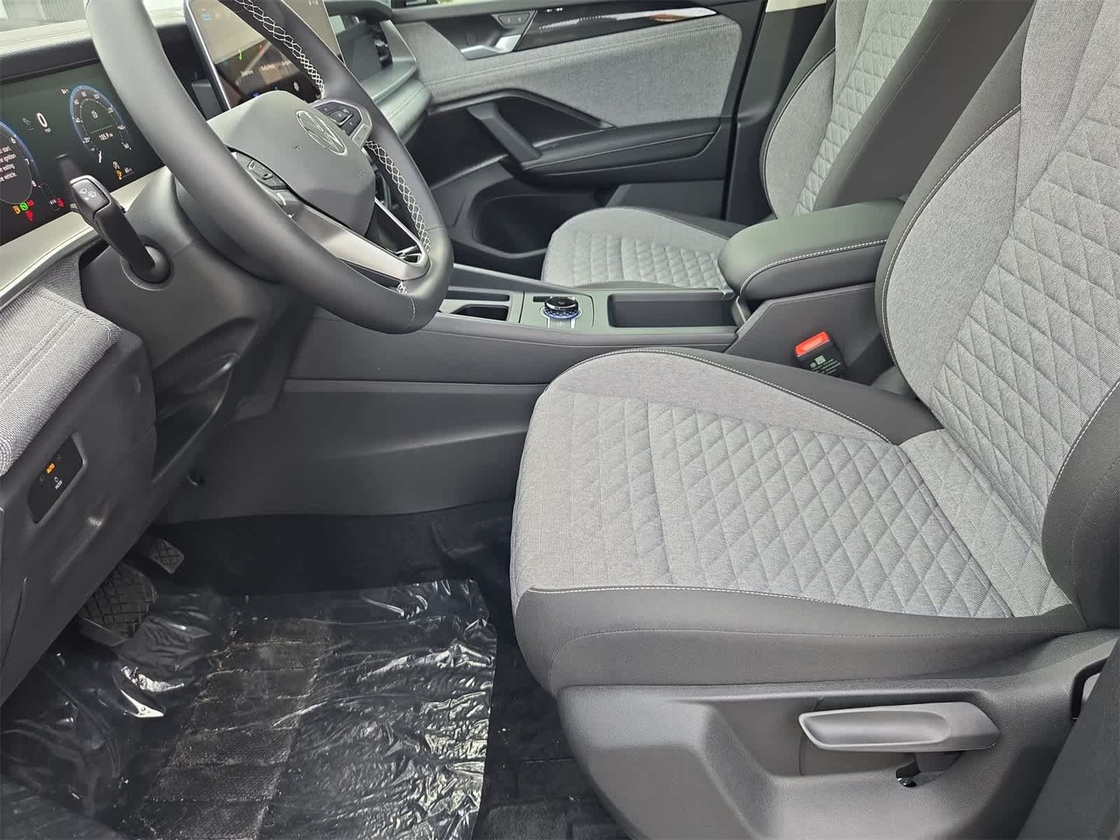 Thumbnail: 2025 Volkswagen Tiguan - 17