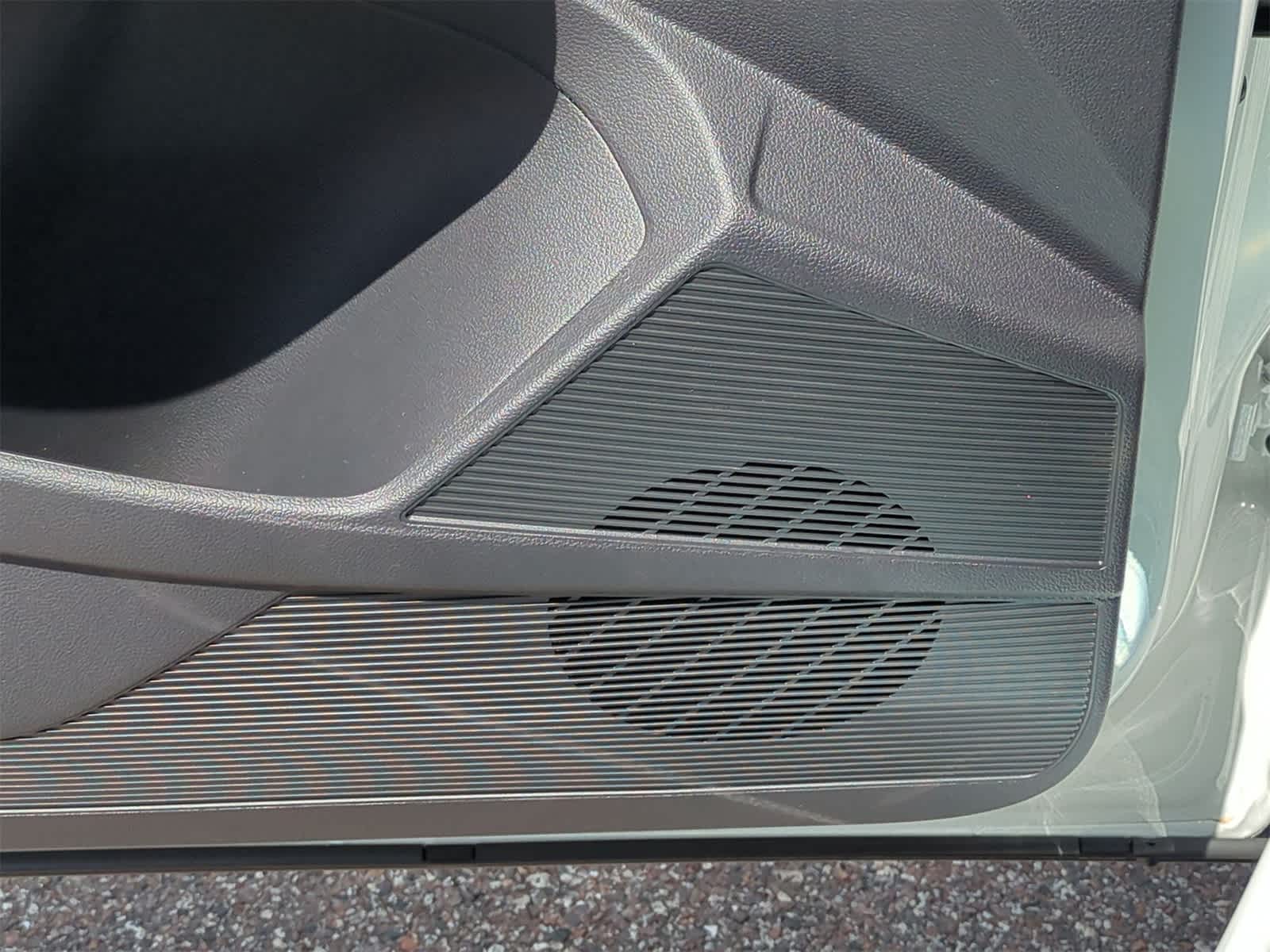 Thumbnail: 2025 Volkswagen Taos - 30