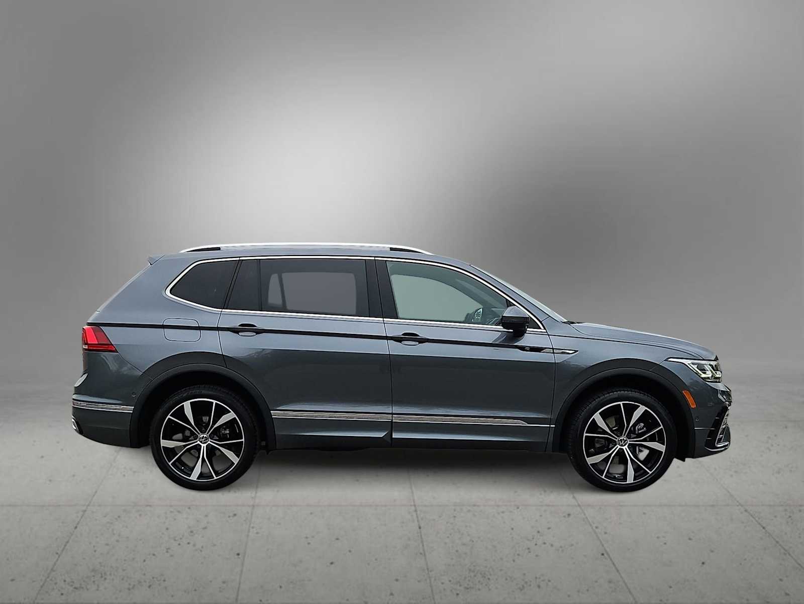 Thumbnail: 2024 Volkswagen Tiguan - 9