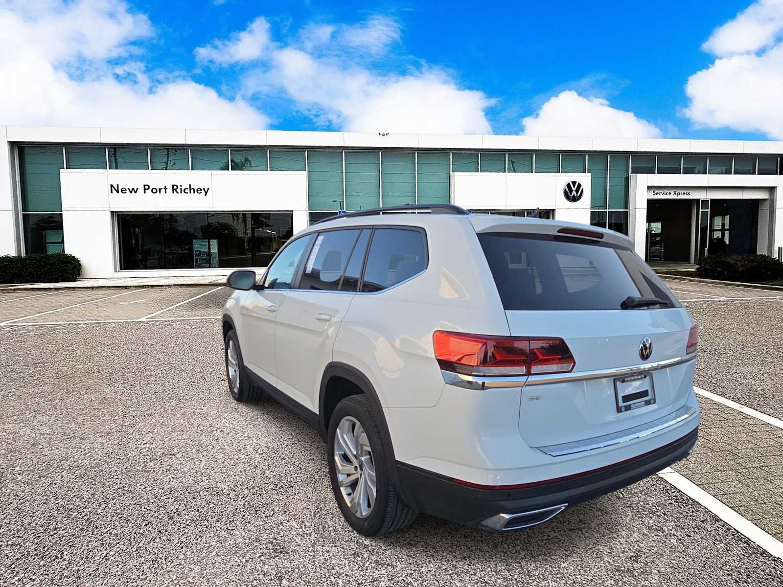 Thumbnail: 2022 Volkswagen Atlas - 6