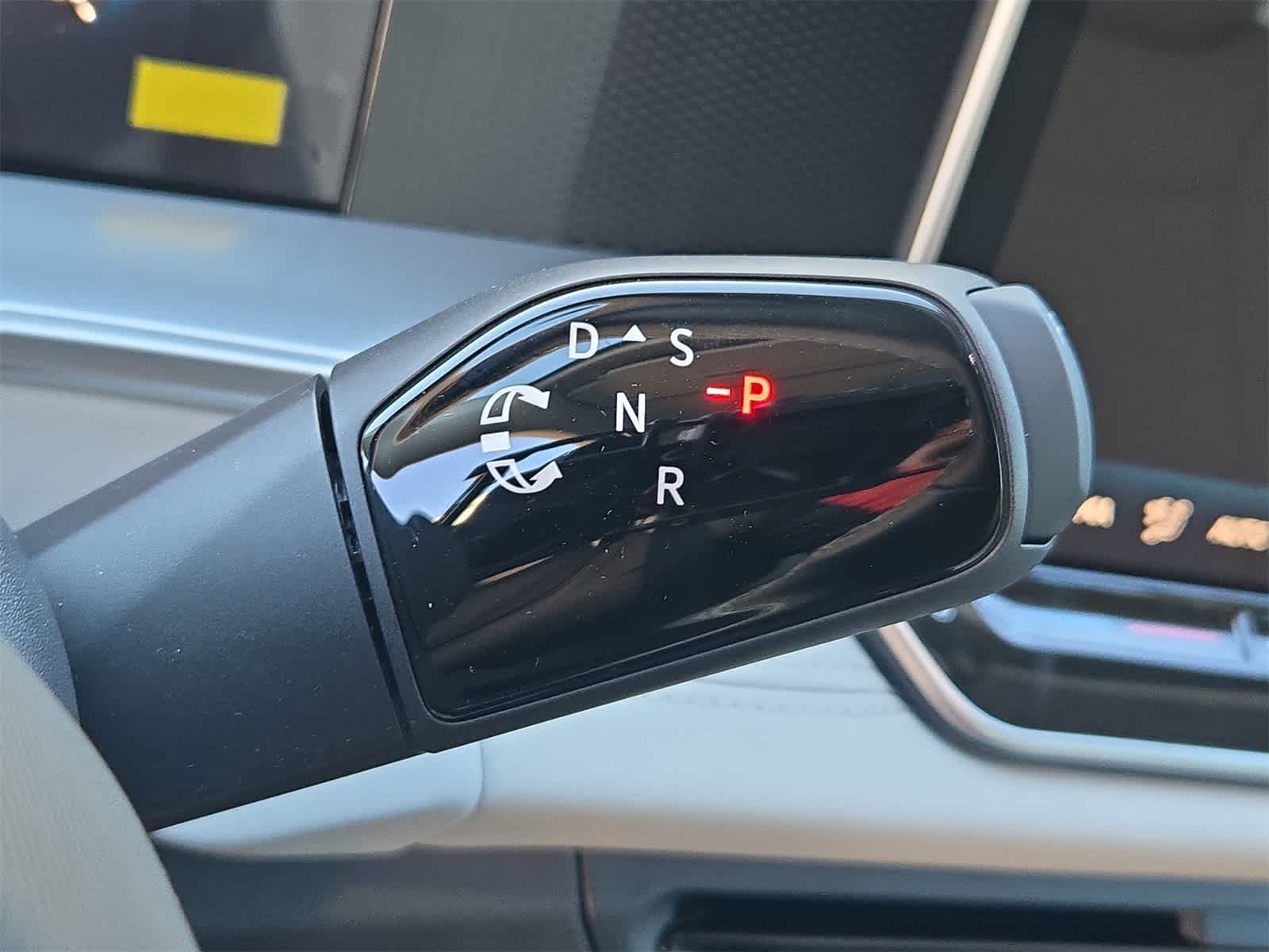 Thumbnail: 2025 Volkswagen Tiguan - 32