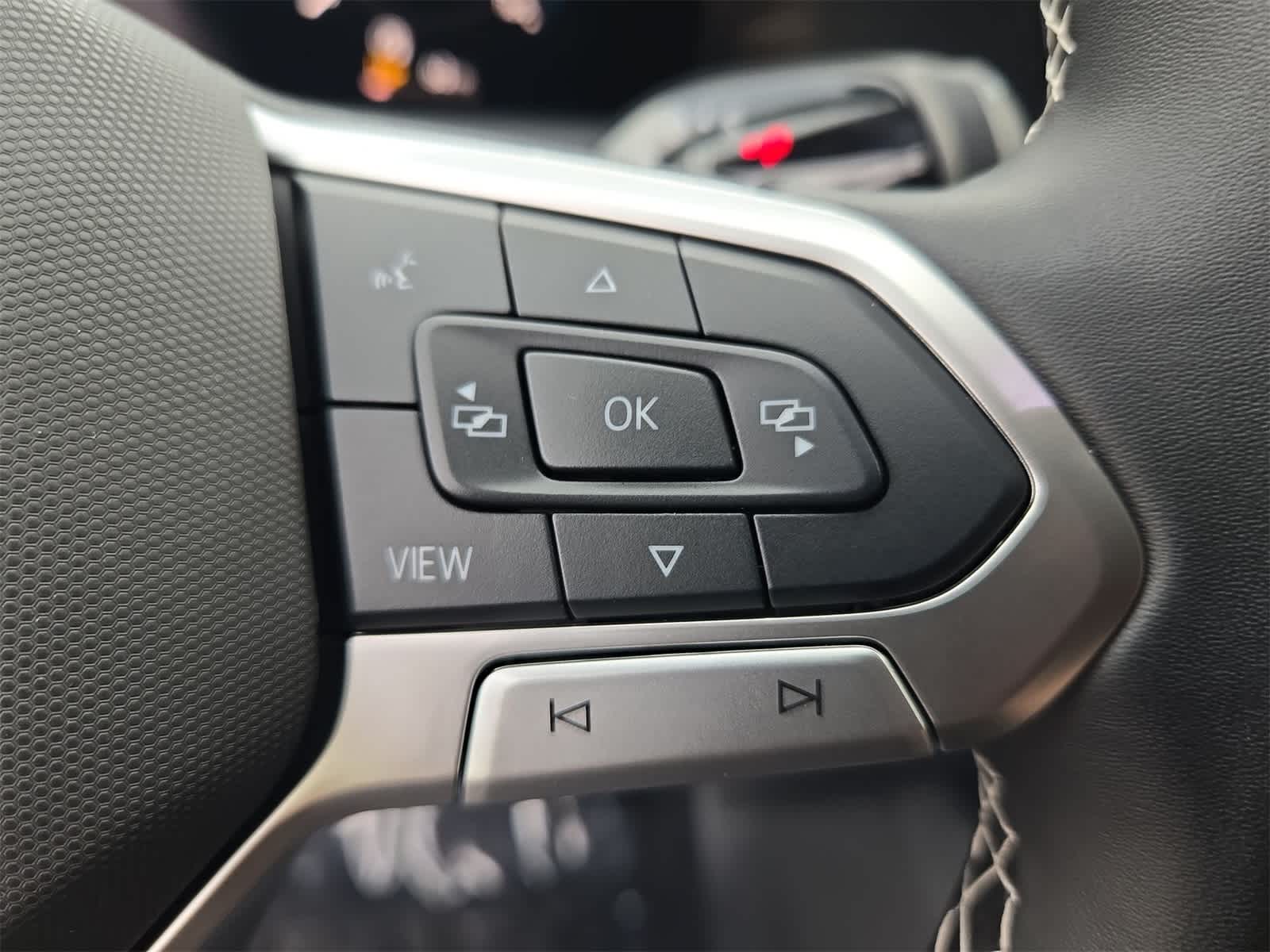 Thumbnail: 2025 Volkswagen Tiguan - 24