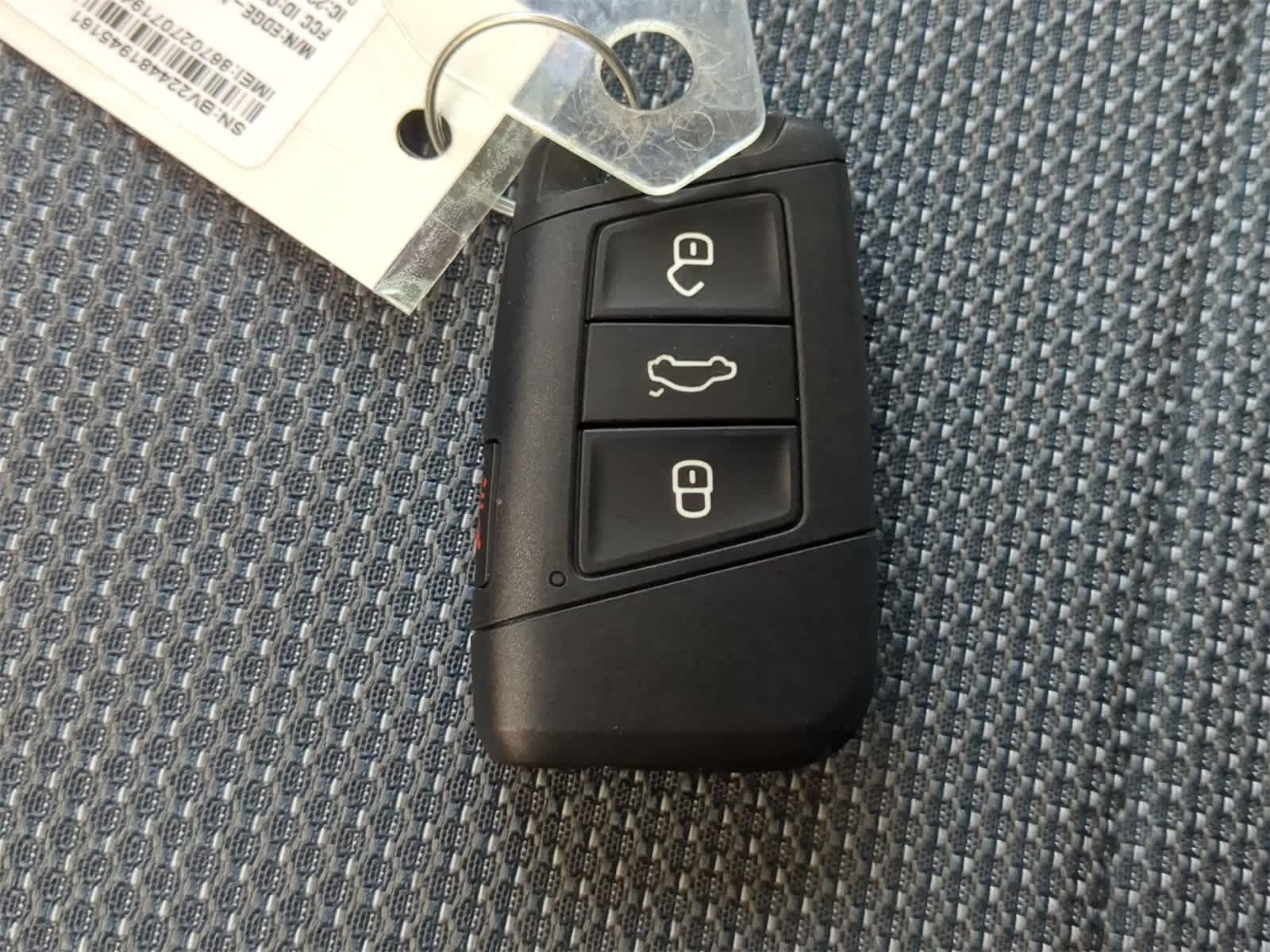 Thumbnail: 2025 Volkswagen Taos - 32