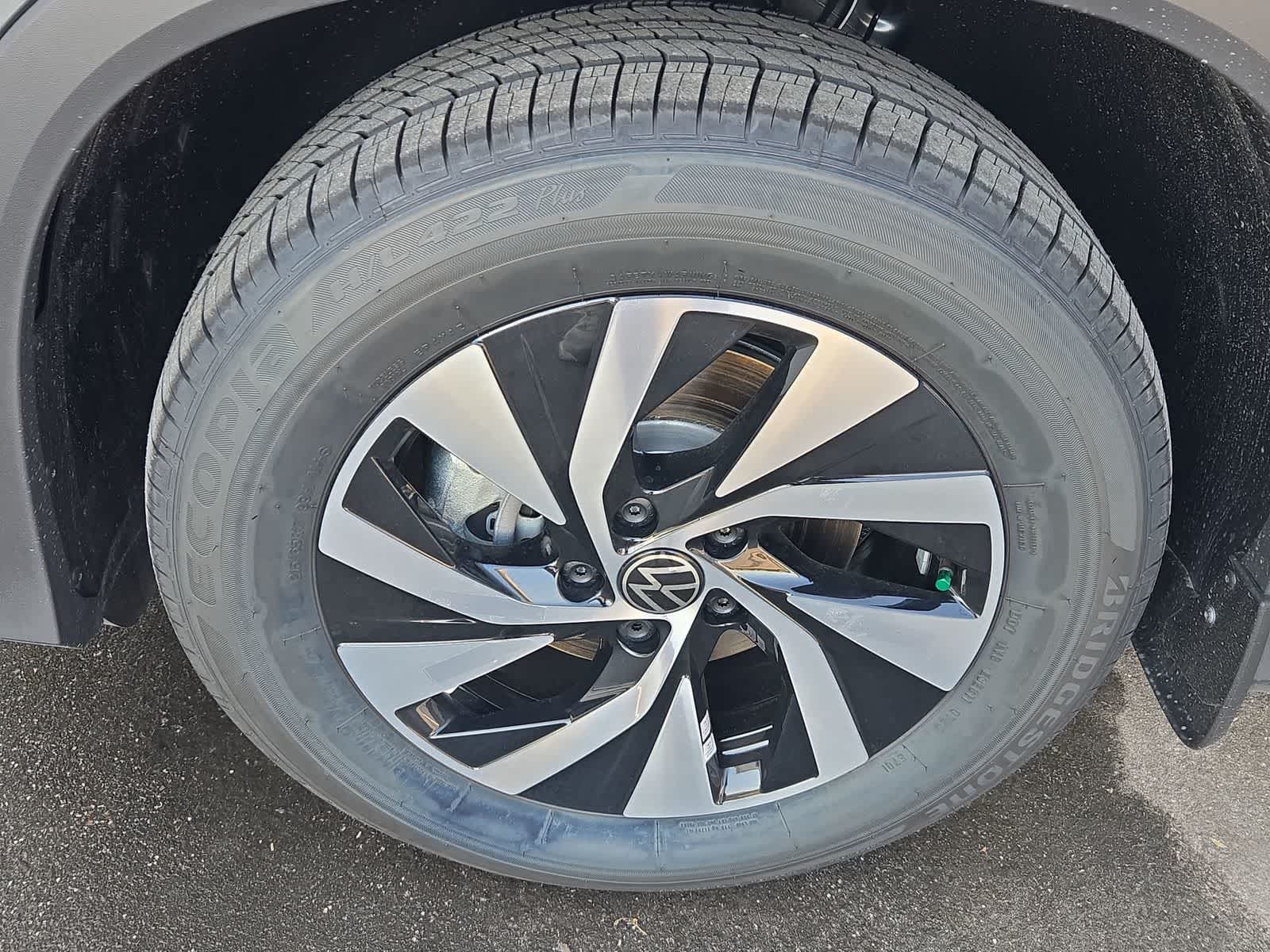 Thumbnail: 2025 Volkswagen Tiguan - 14