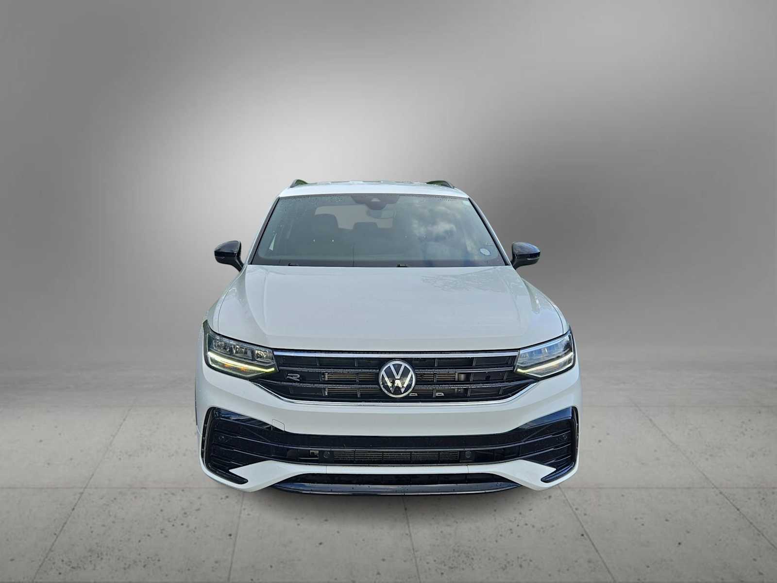 Thumbnail: 2022 Volkswagen Tiguan - 3