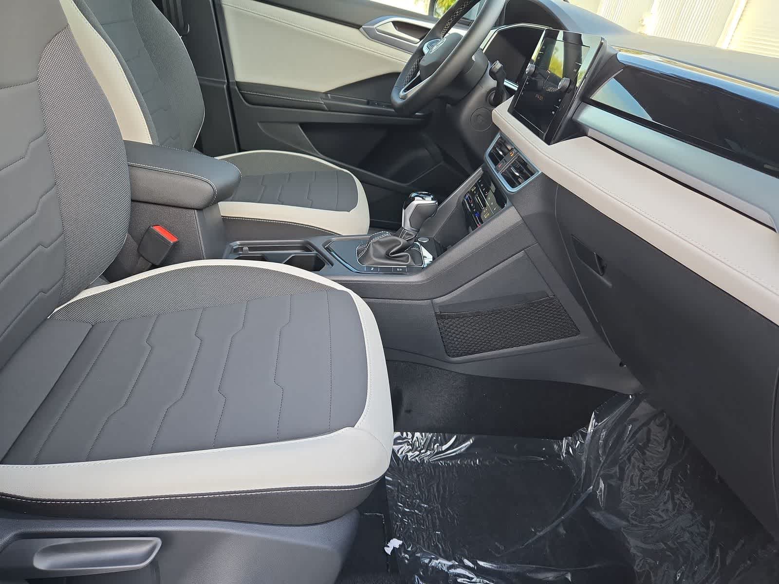 Thumbnail: 2025 Volkswagen Taos - 23