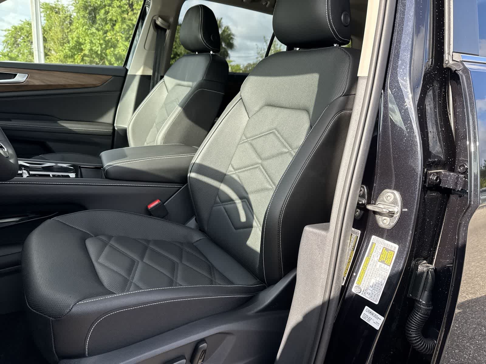 Thumbnail: 2026 Volkswagen Atlas - 15