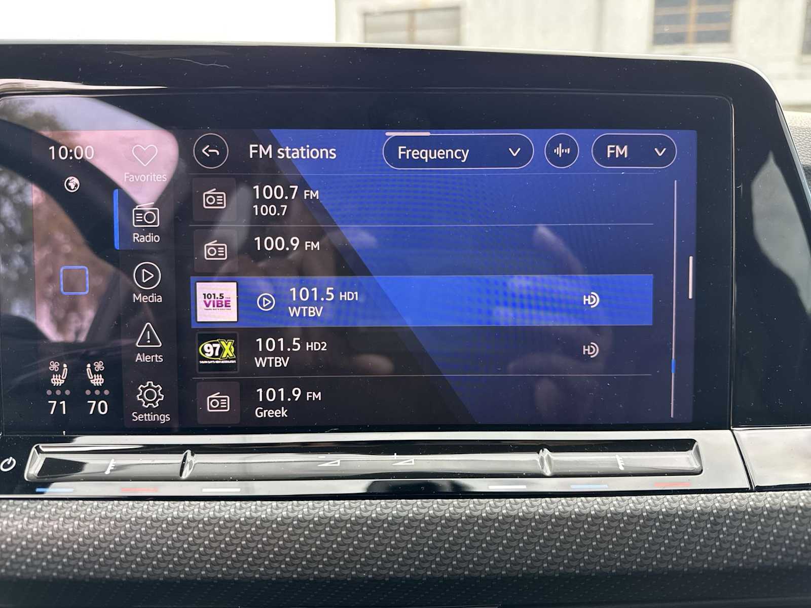 Thumbnail: 2023 Volkswagen Golf - 35