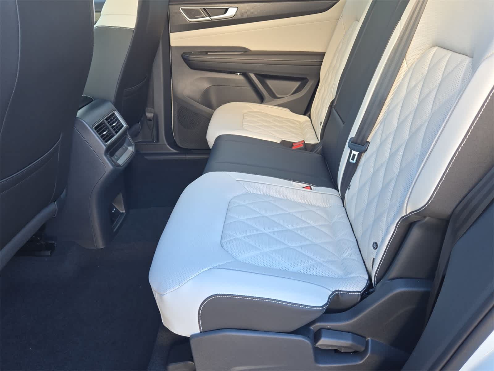 Thumbnail: 2026 Volkswagen Atlas - 28