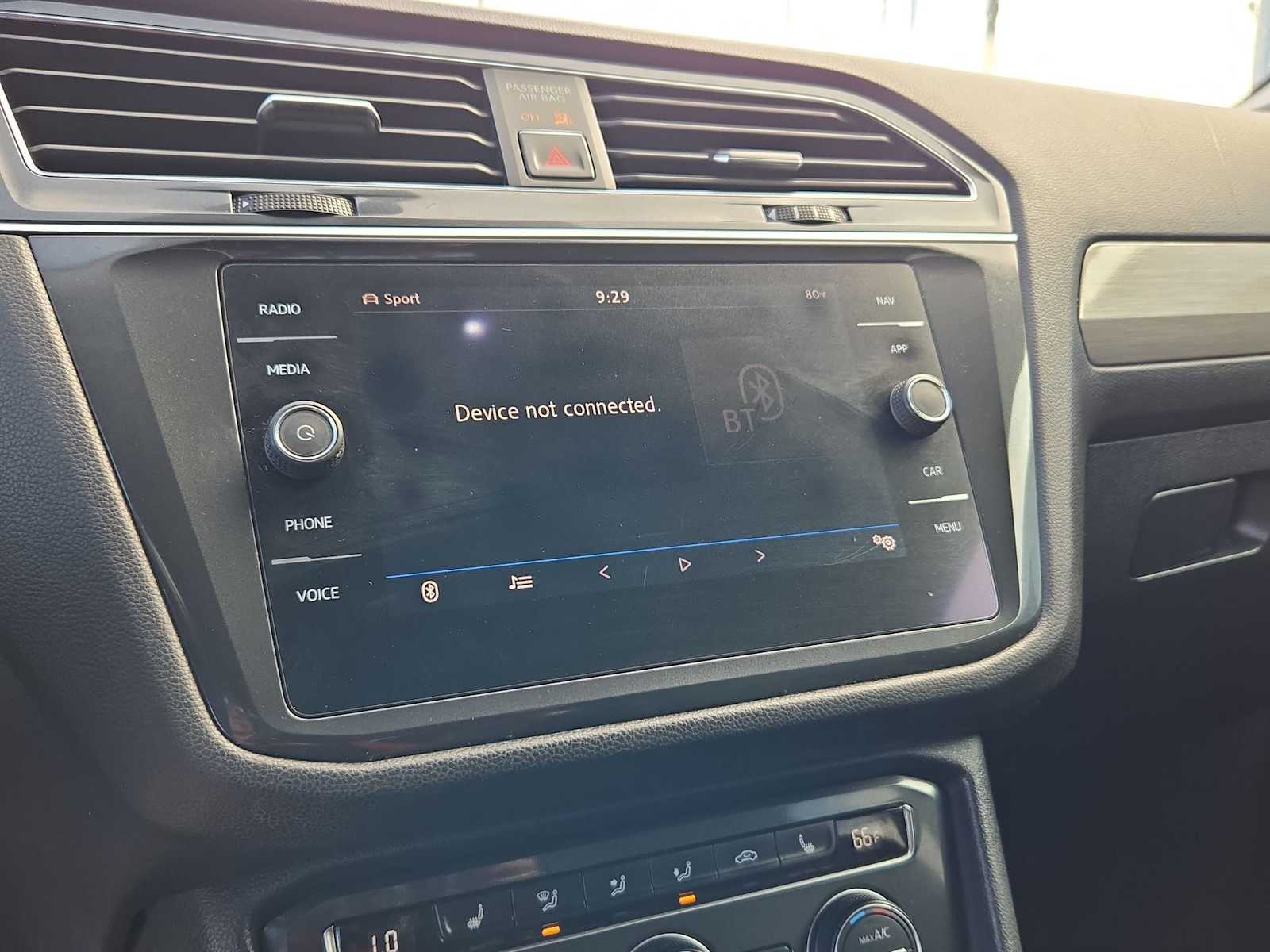 Thumbnail: 2018 Volkswagen Tiguan - 25