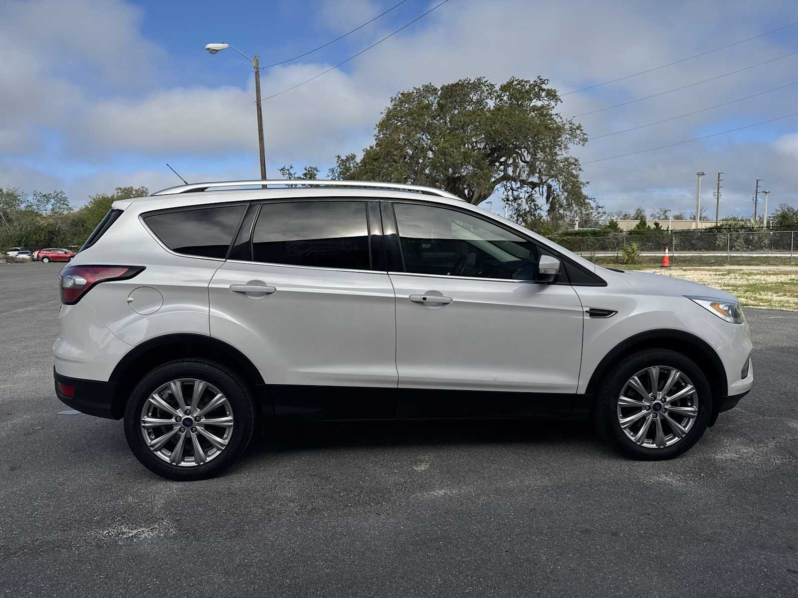 Thumbnail: 2017 Ford Escape - 15