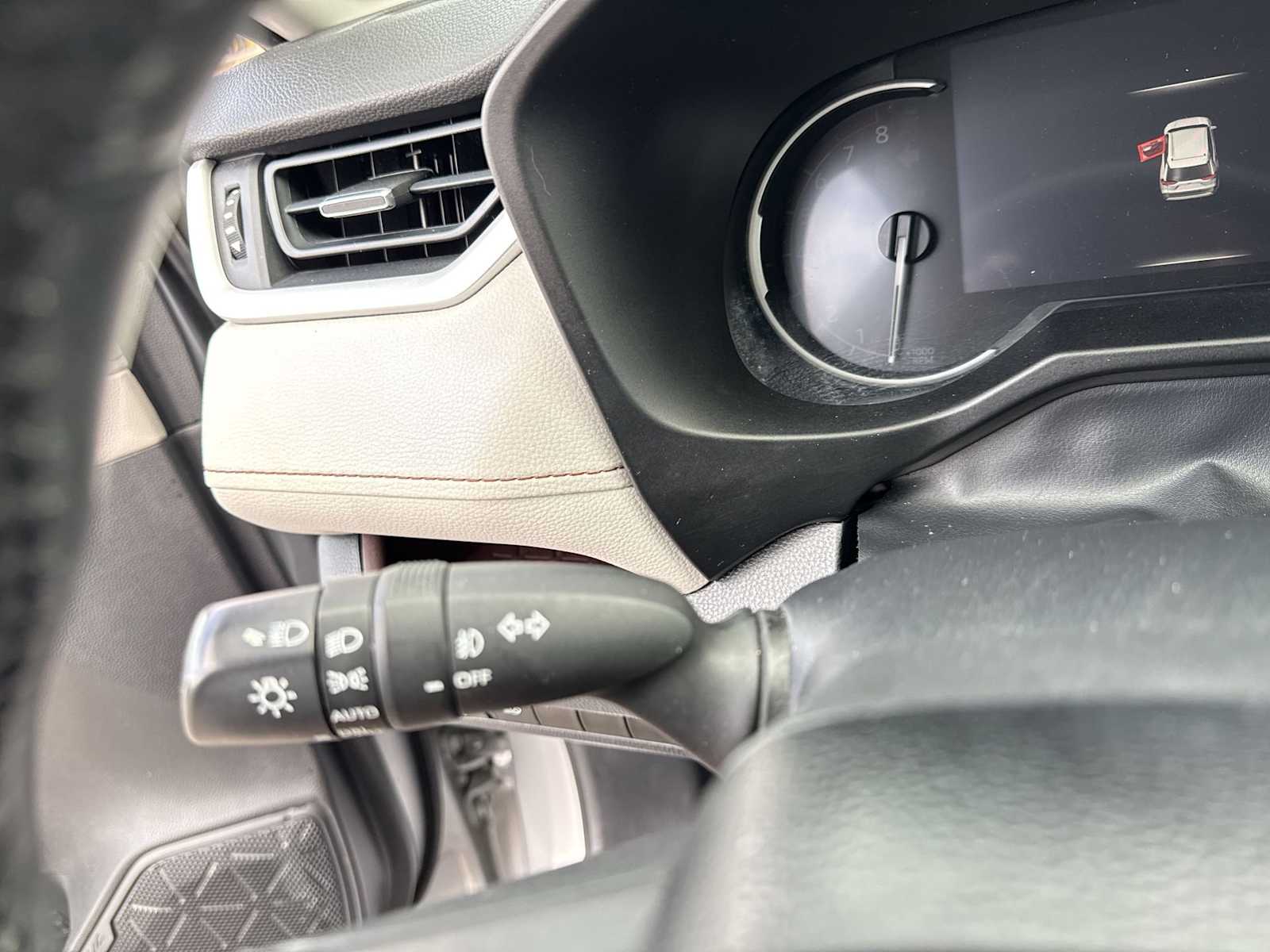 Thumbnail: 2020 Toyota RAV4 - 26