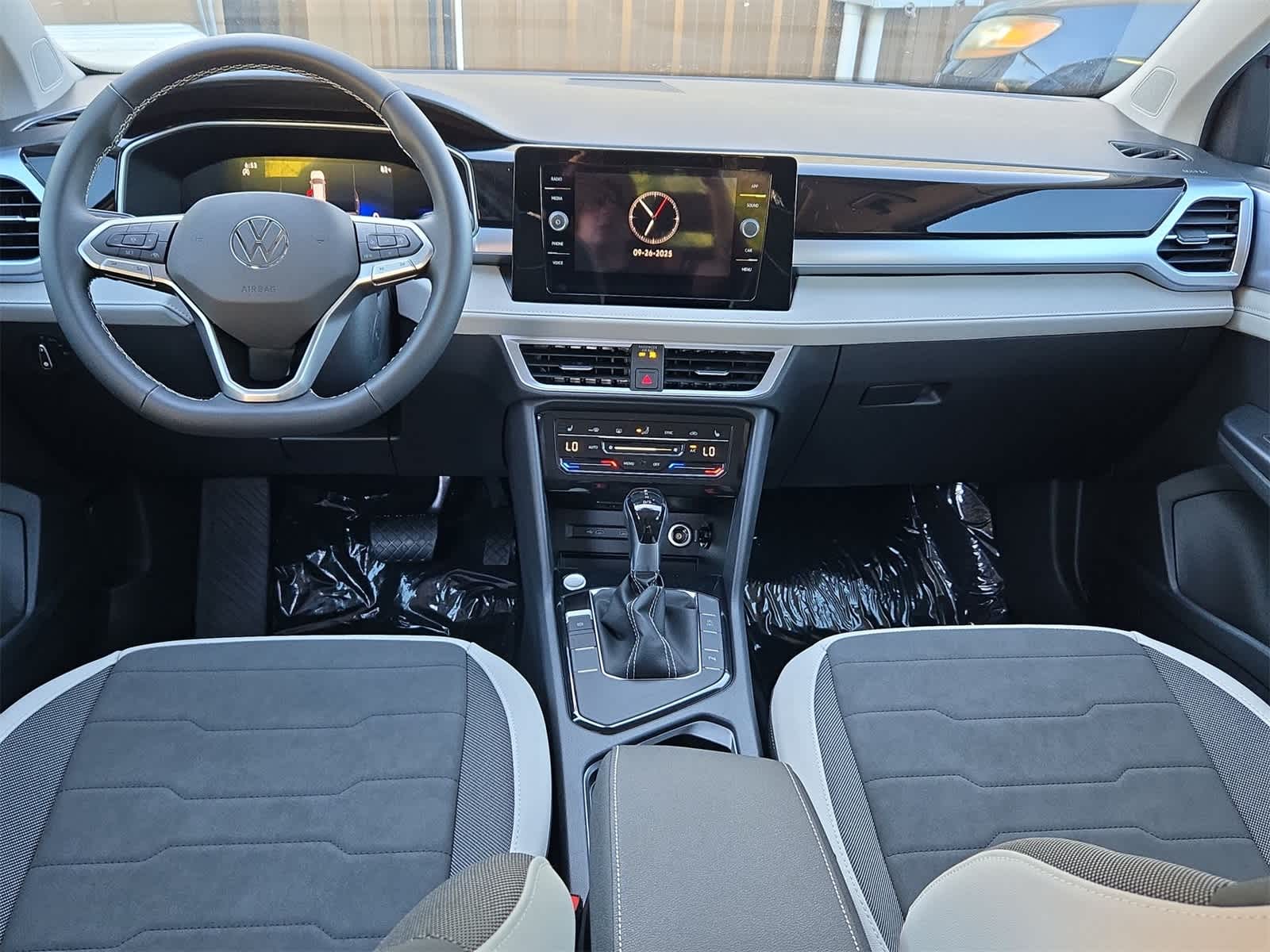 Thumbnail: 2025 Volkswagen Taos - 16