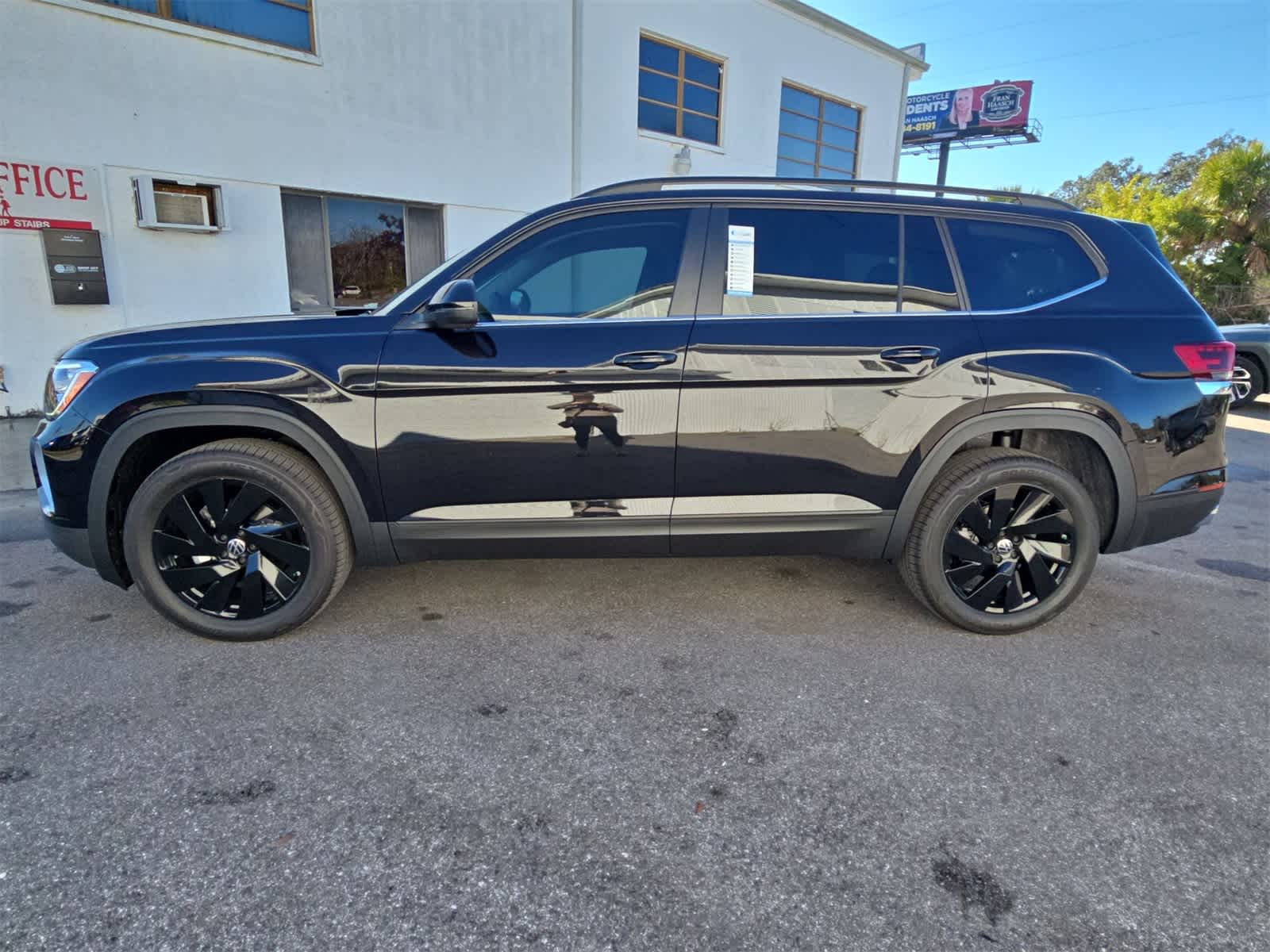 Thumbnail: 2026 Volkswagen Atlas - 11