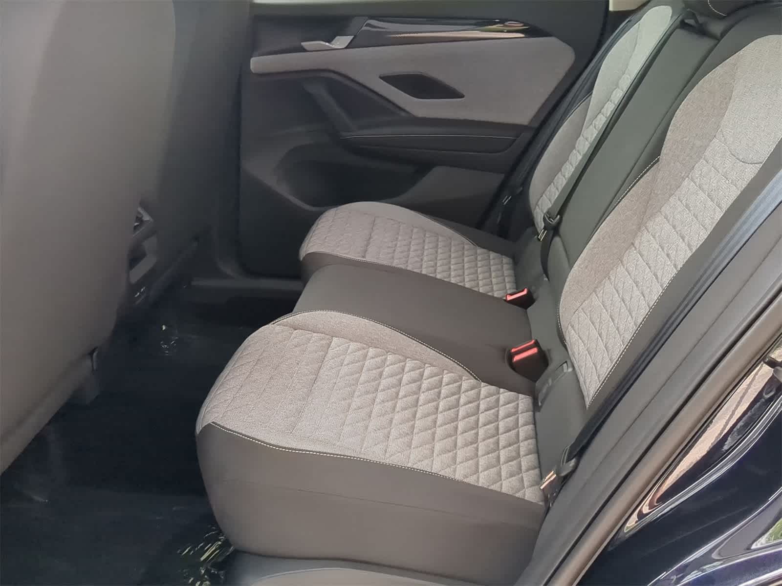 Thumbnail: 2025 Volkswagen Tiguan - 17