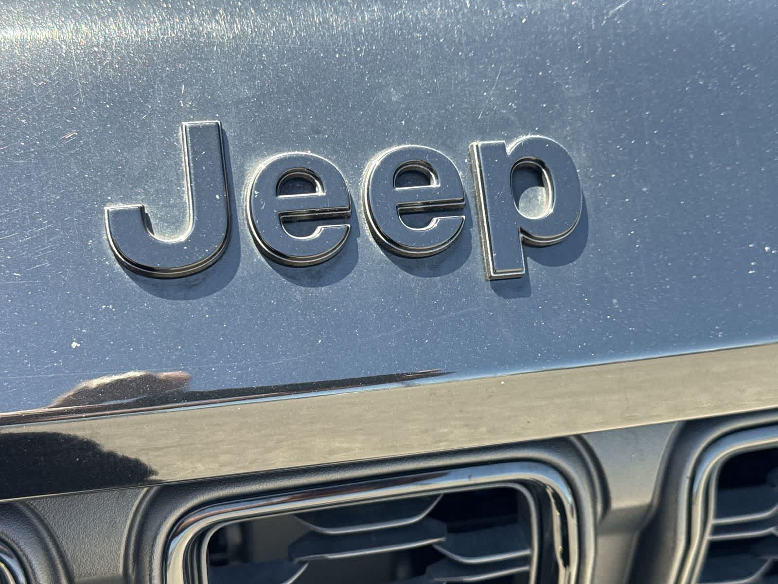 Thumbnail: 2023 Jeep Grand Cherokee - 14