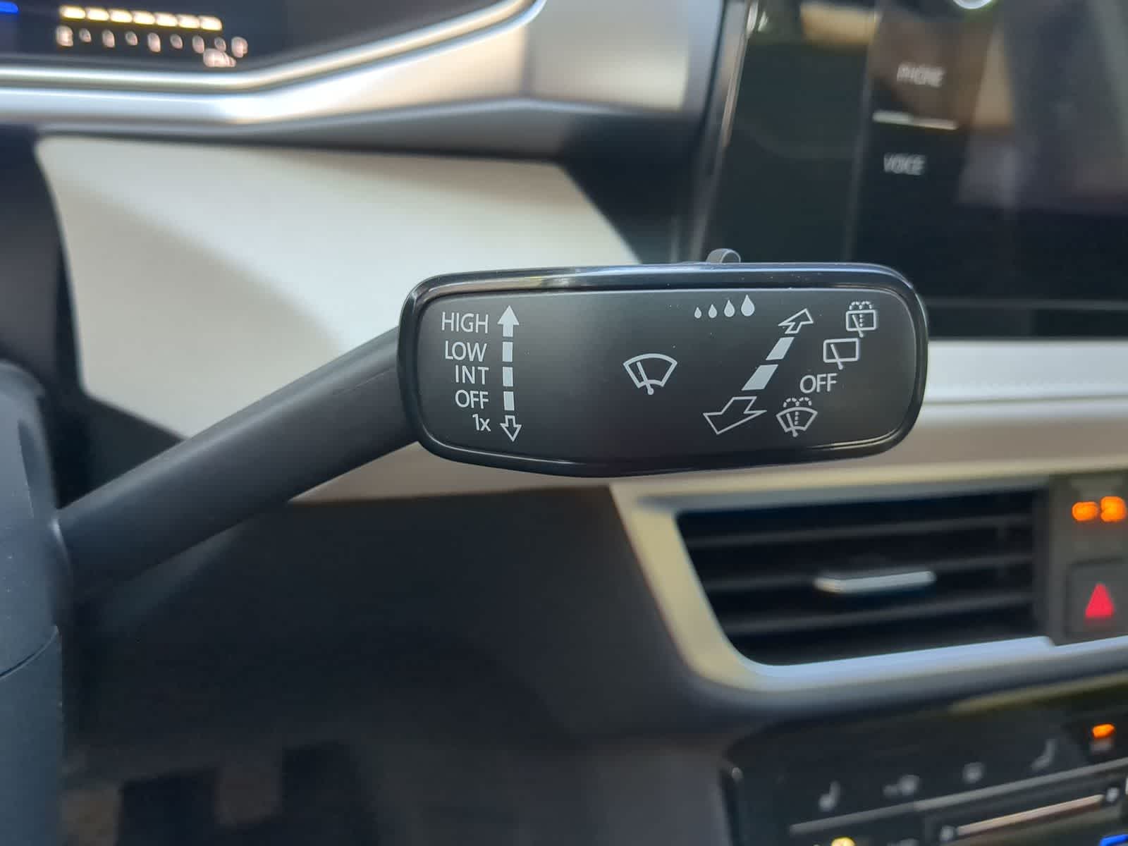 Thumbnail: 2025 Volkswagen Taos - 25