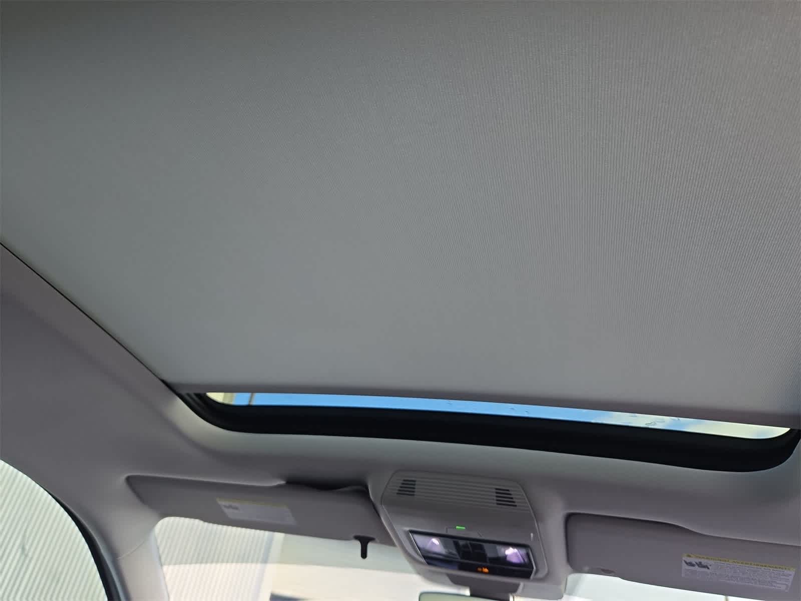 Thumbnail: 2025 Volkswagen Tiguan - 22