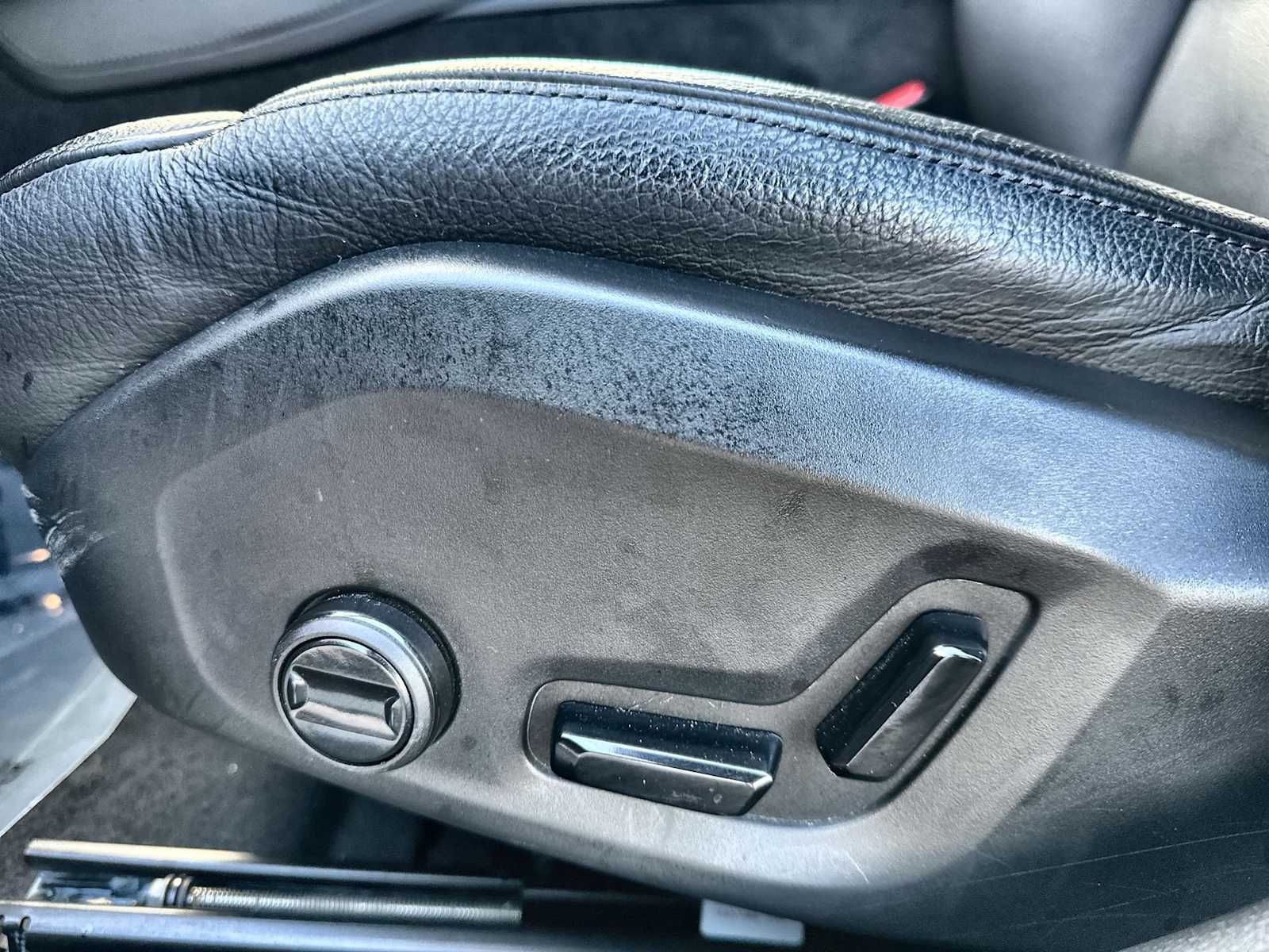 Thumbnail: 2023 Volvo S60 - 16