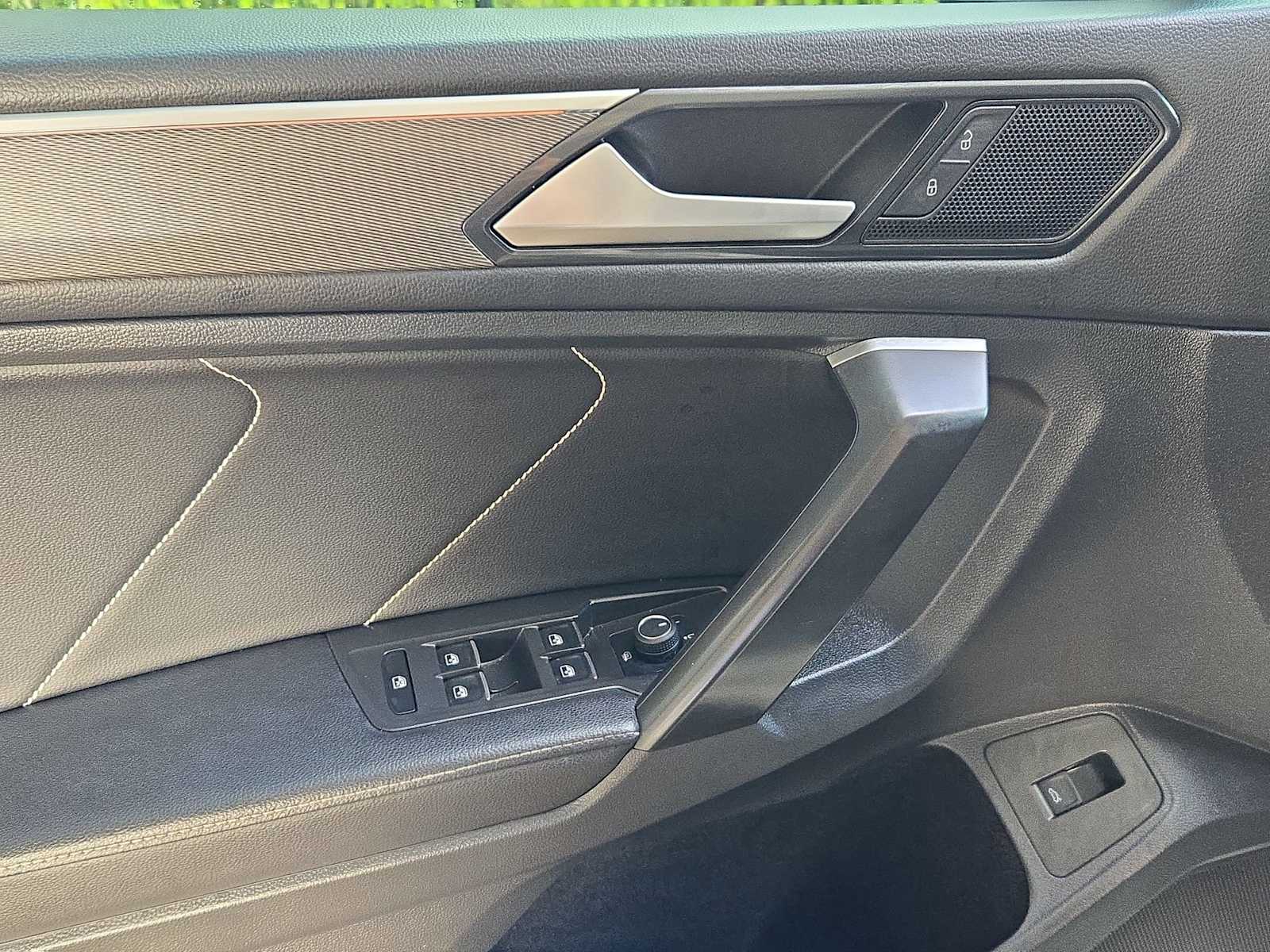 Thumbnail: 2022 Volkswagen Tiguan - 37