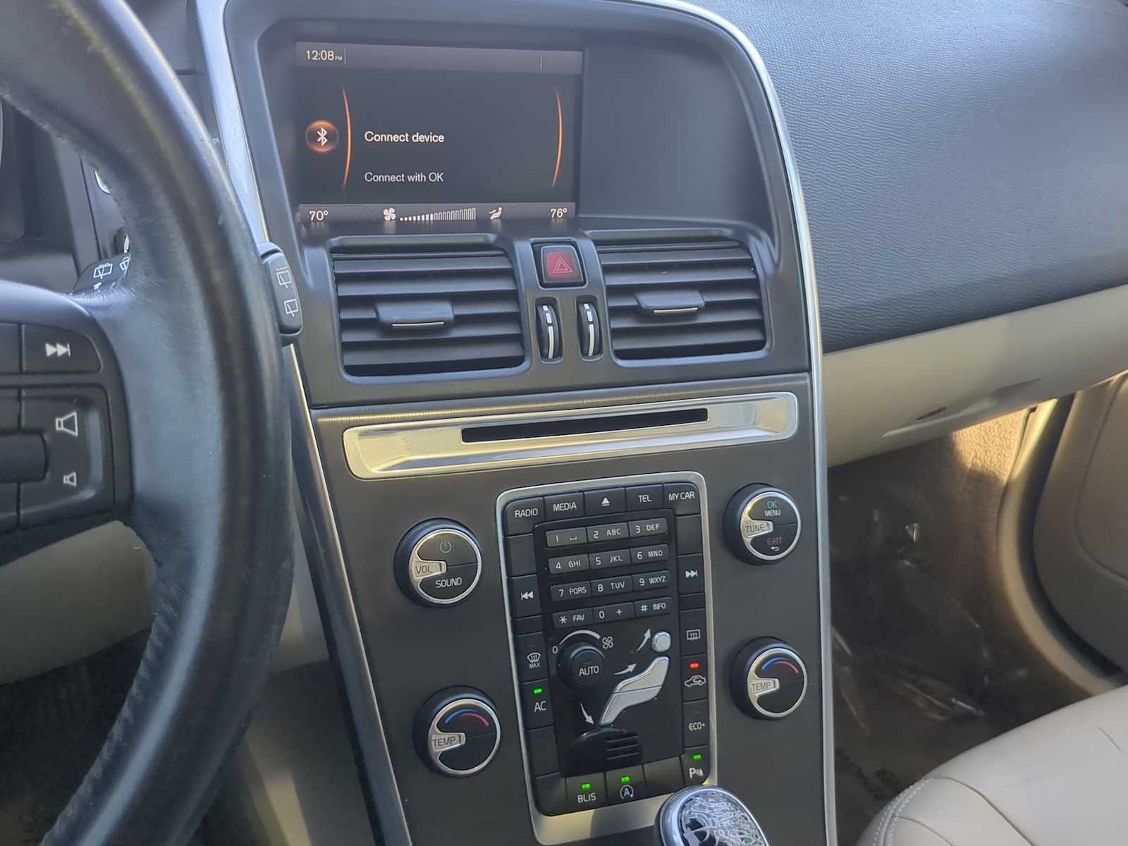 Thumbnail: 2015 Volvo XC60 - 28