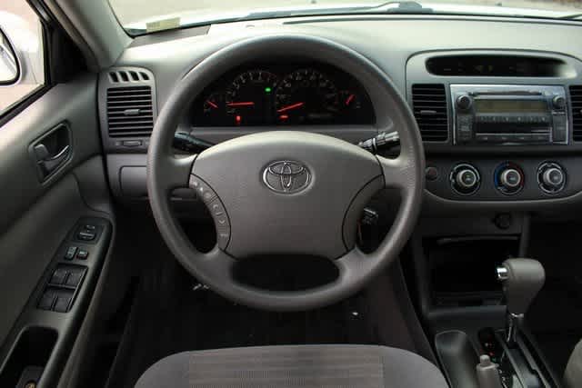 2006 Toyota Camry LE 16