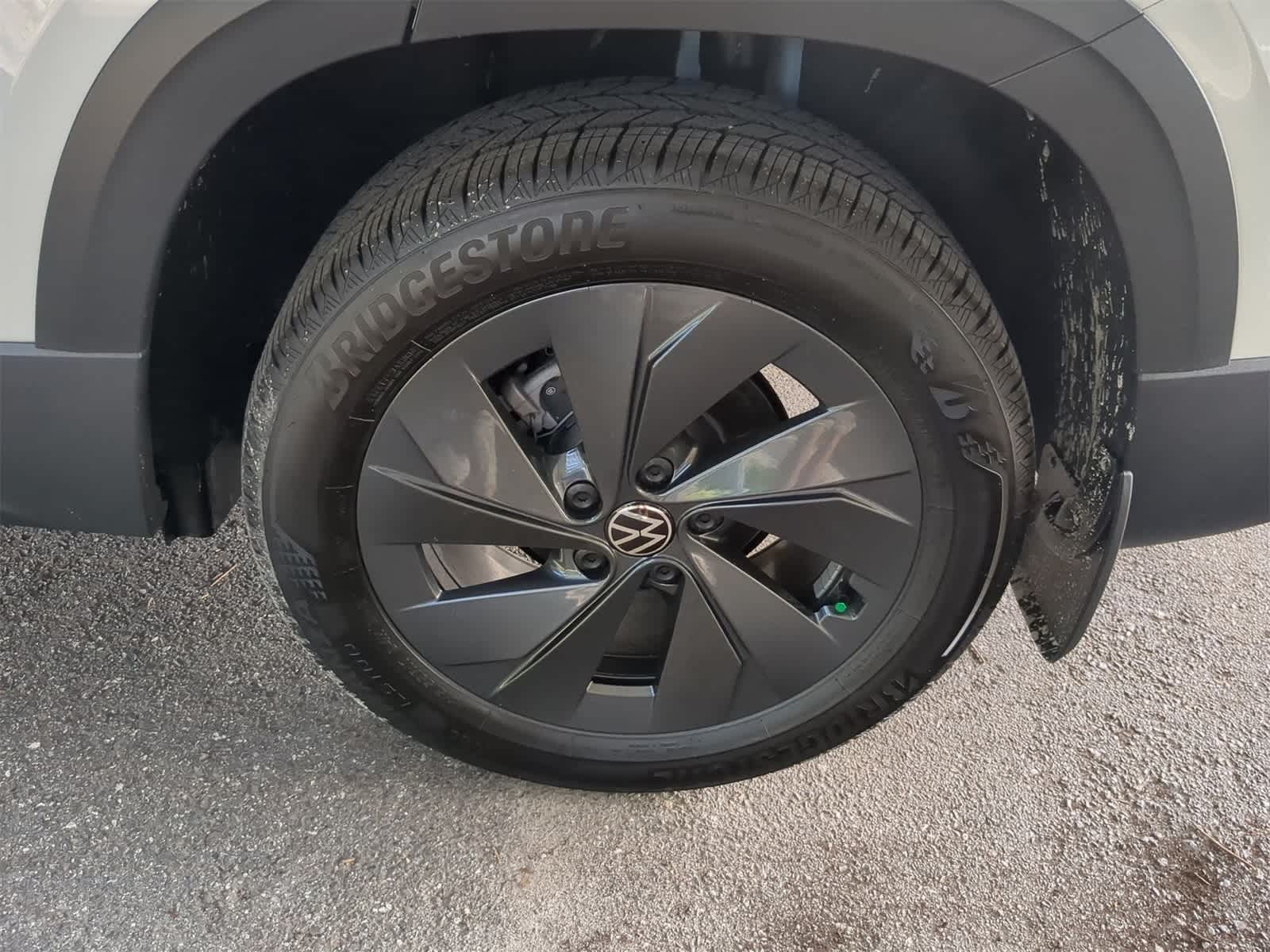 Thumbnail: 2025 Volkswagen Taos - 14