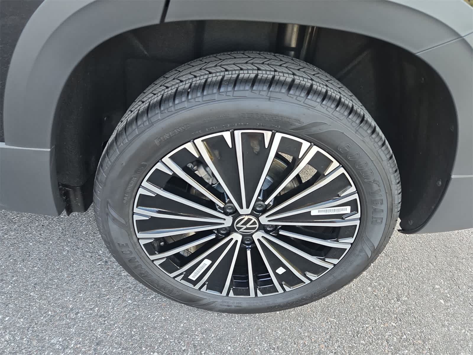 Thumbnail: 2025 Volkswagen Taos - 14