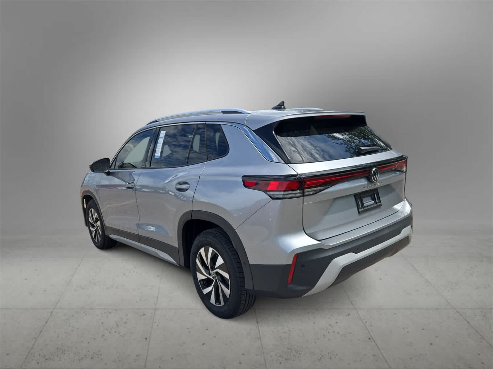 Thumbnail: 2025 Volkswagen Tiguan - 6