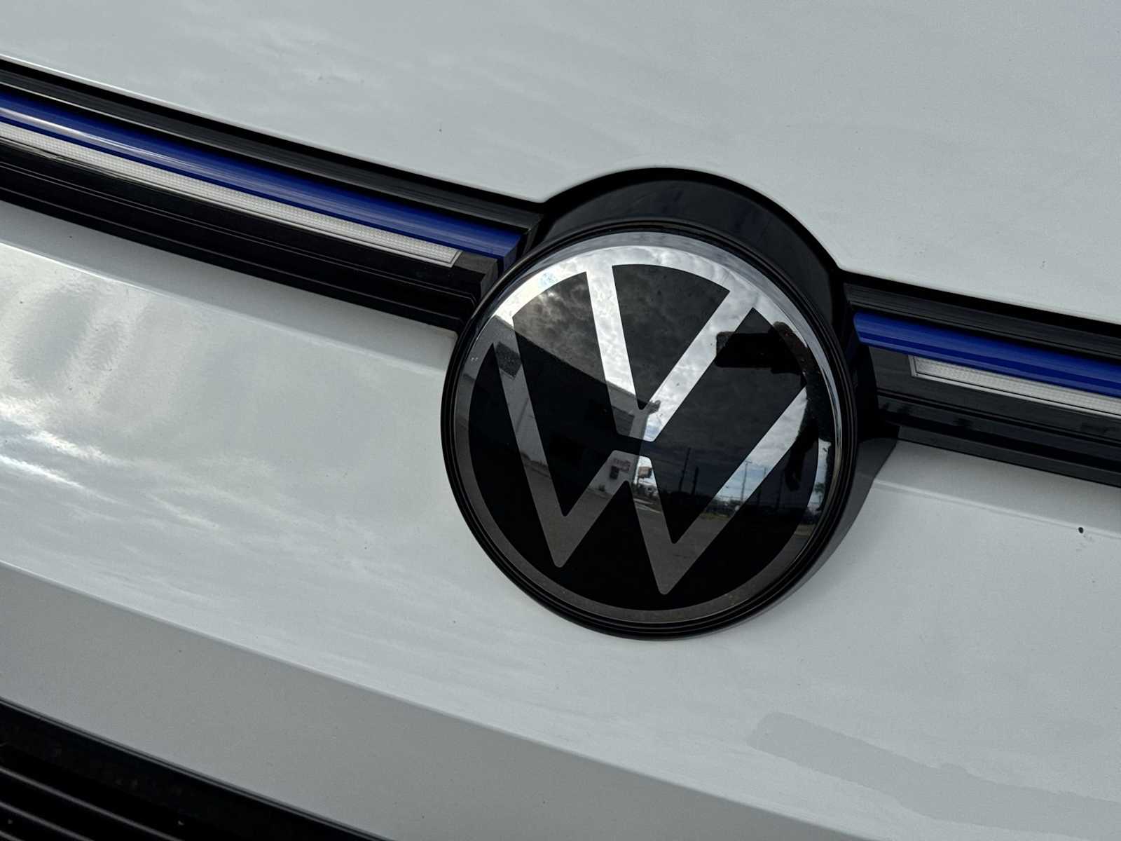 Thumbnail: 2023 Volkswagen Golf - 18