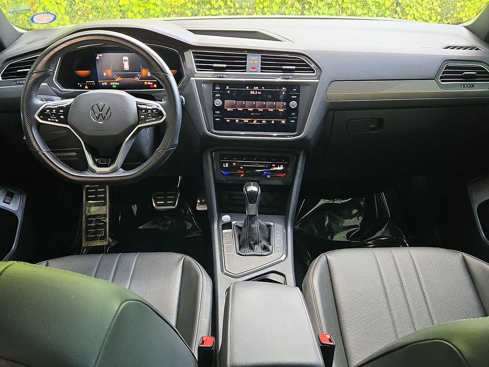 Thumbnail: 2022 Volkswagen Tiguan - 16