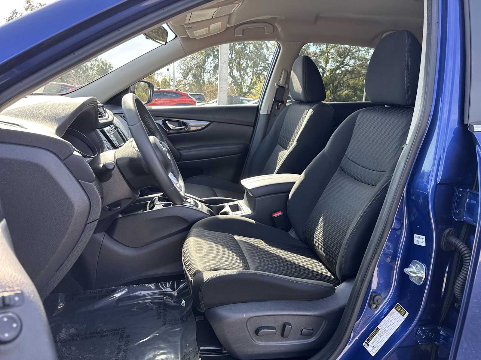 Thumbnail: 2018 Nissan Rogue - 15