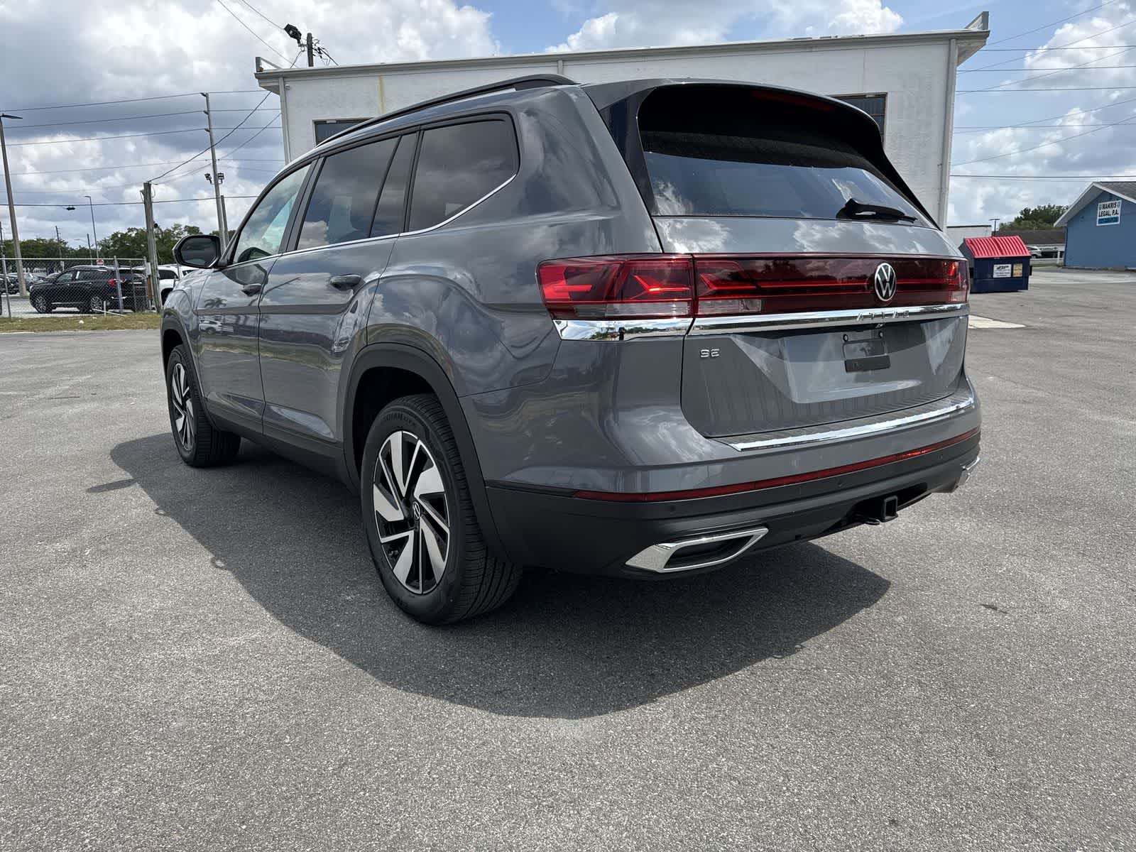 Thumbnail: 2026 Volkswagen Atlas - 4