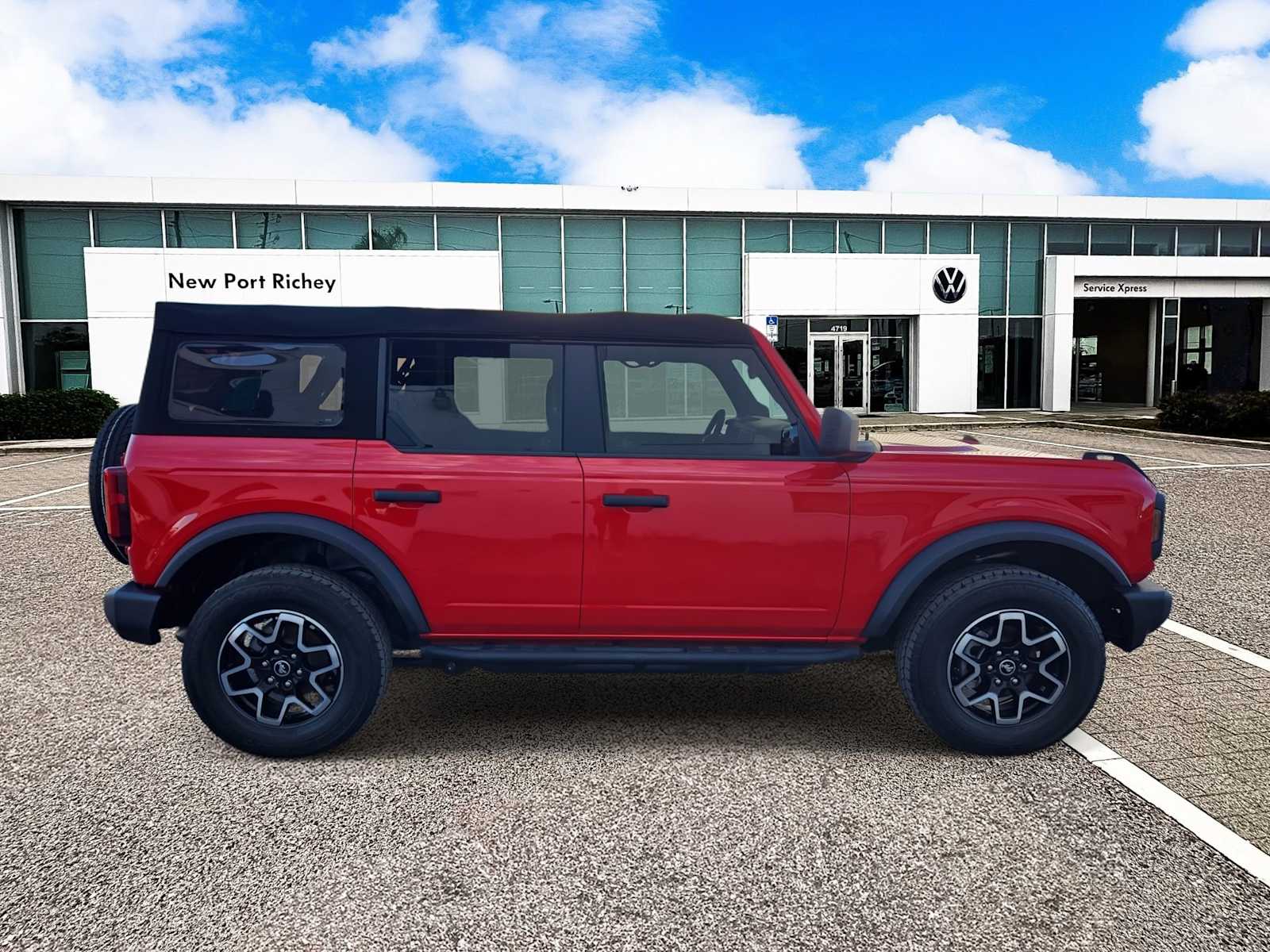 Thumbnail: 2023 Ford Bronco - 9