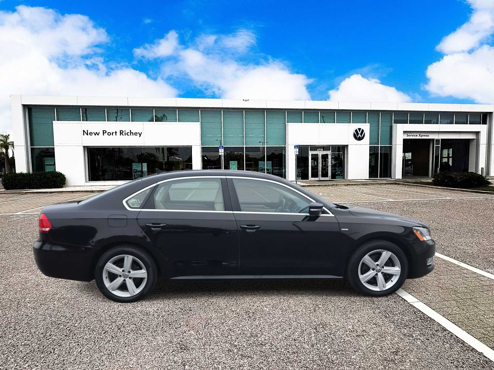 Thumbnail: 2015 Volkswagen Passat - 9